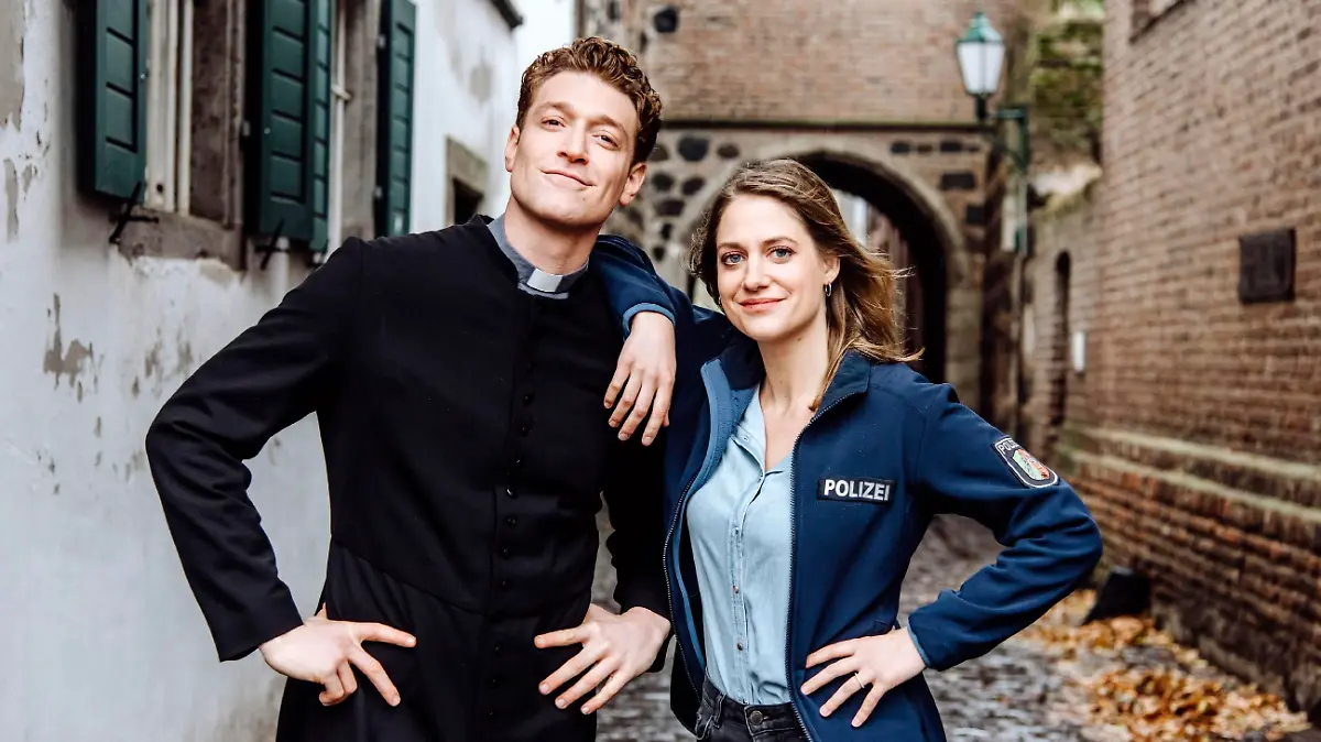 Maik (Daniel Donskoy) und Eva (Bettina Burchard)