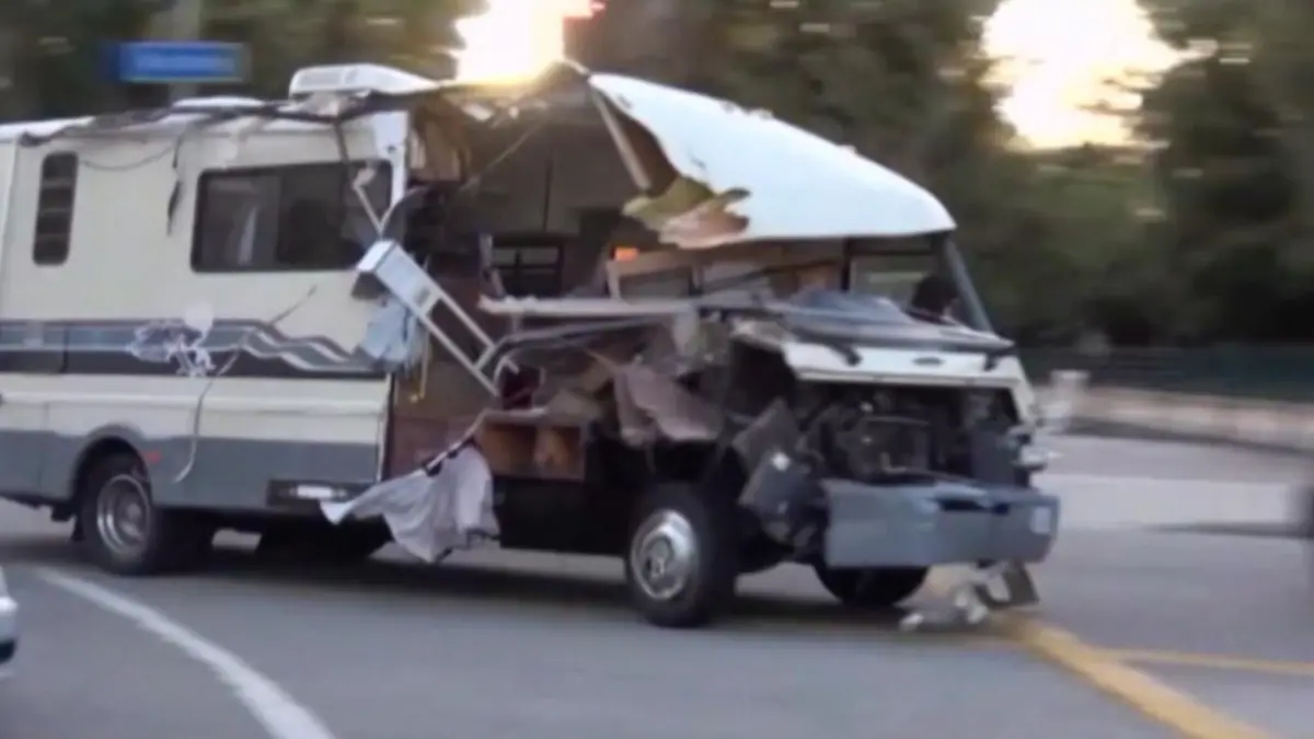 Spektakuläre Verfolgungsjagd mit Wohnmobil In dem Fahrzeug sind sogar ihre Hunde