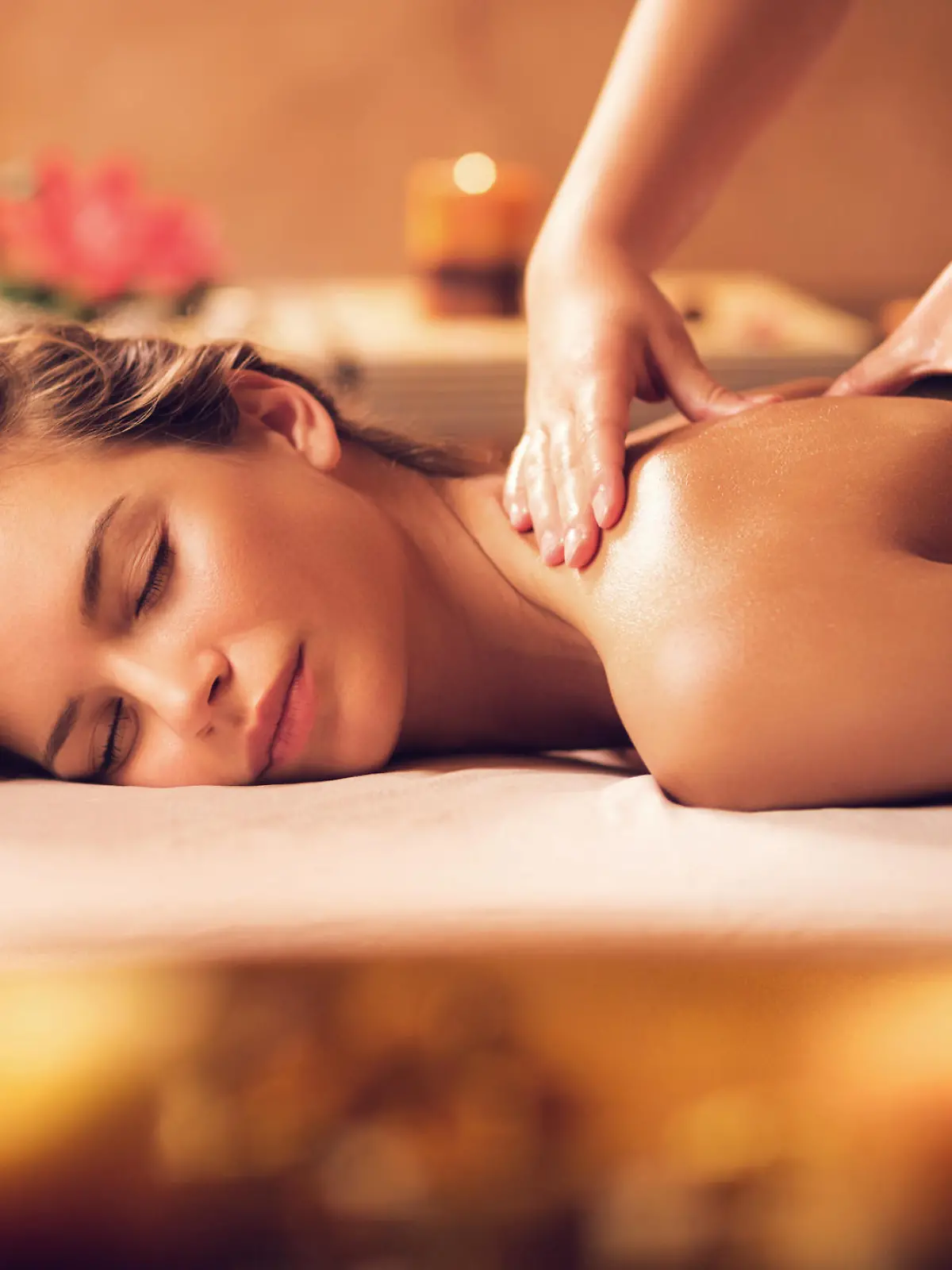Eine Massage soll für Entspannung und Wohlbefinden sorgen.