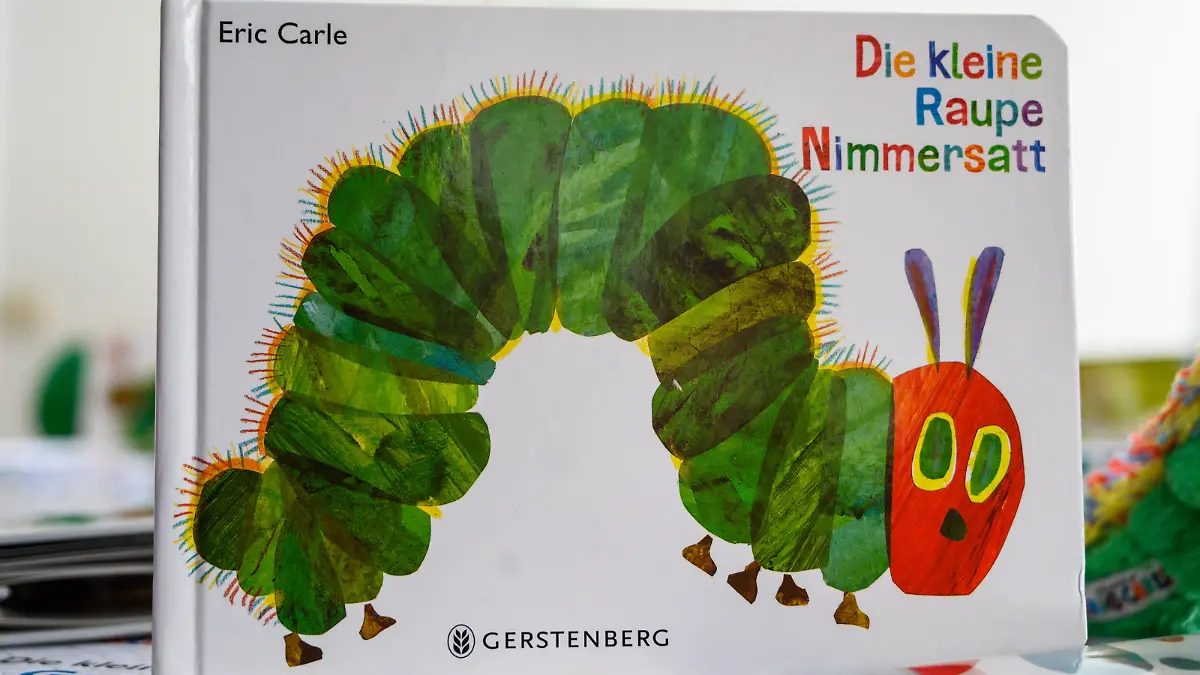 Die Raupe Nimmersatt feiert ihren 50. Geburtstag.