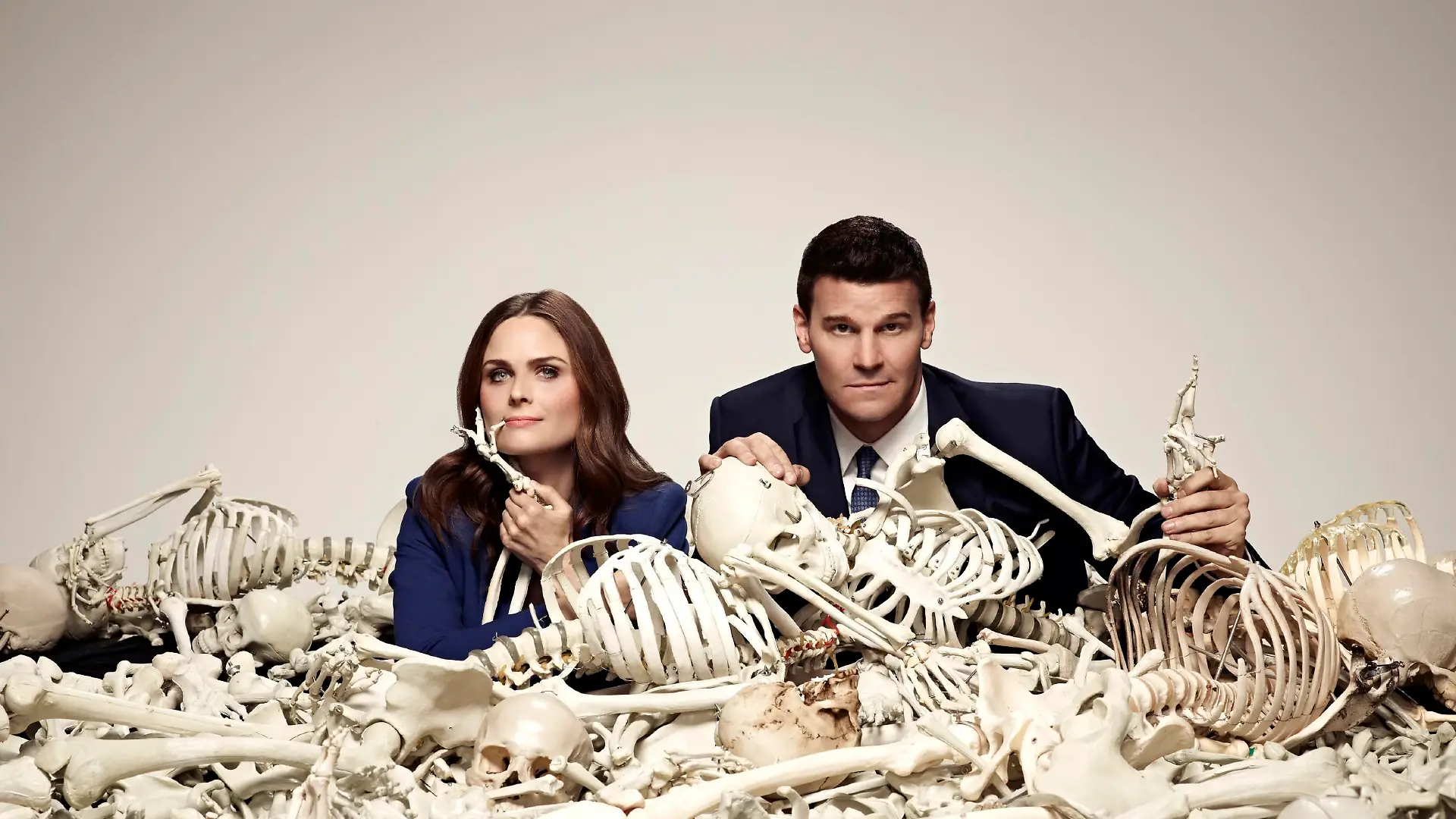 9. Staffel: Dr. Temperance 'Bones' Brennan (Emily Deschanel) und Special Agent Seeley Booth (David Boreanaz)