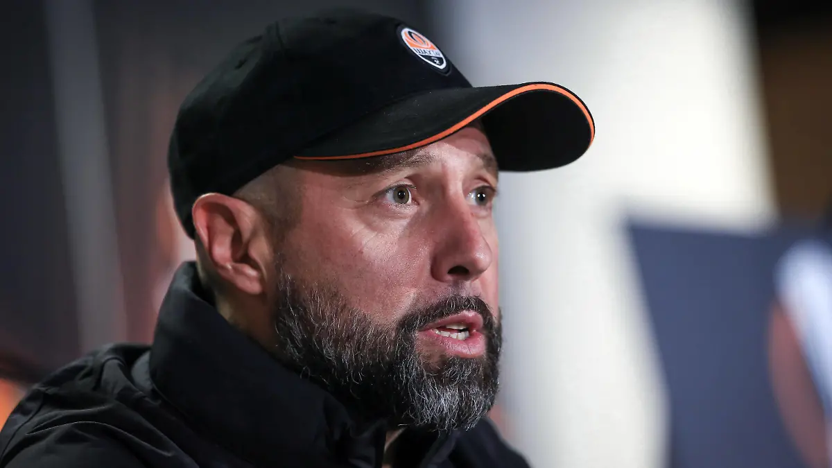15.02.2023 Warszawa Pilka nozna UEFA Liga Europy 2022/2023 Konferencja prasowa Szachtara Donieck N/z trener Igor Jovicevic Foto Adam Starszynski / PressFocus 15.02.2023 Warsaw Football UEFA Europa League 2022/2023, Shakhtar Donetsk press conference, PK, Pressekonferenz trener Igor Jovicevic Credit Adam Starszynski / PressFocus/NEWSPIX.PL --- Newspix.pl PUBLICATIONxNOTxINxPOL 20230215PF_AS023