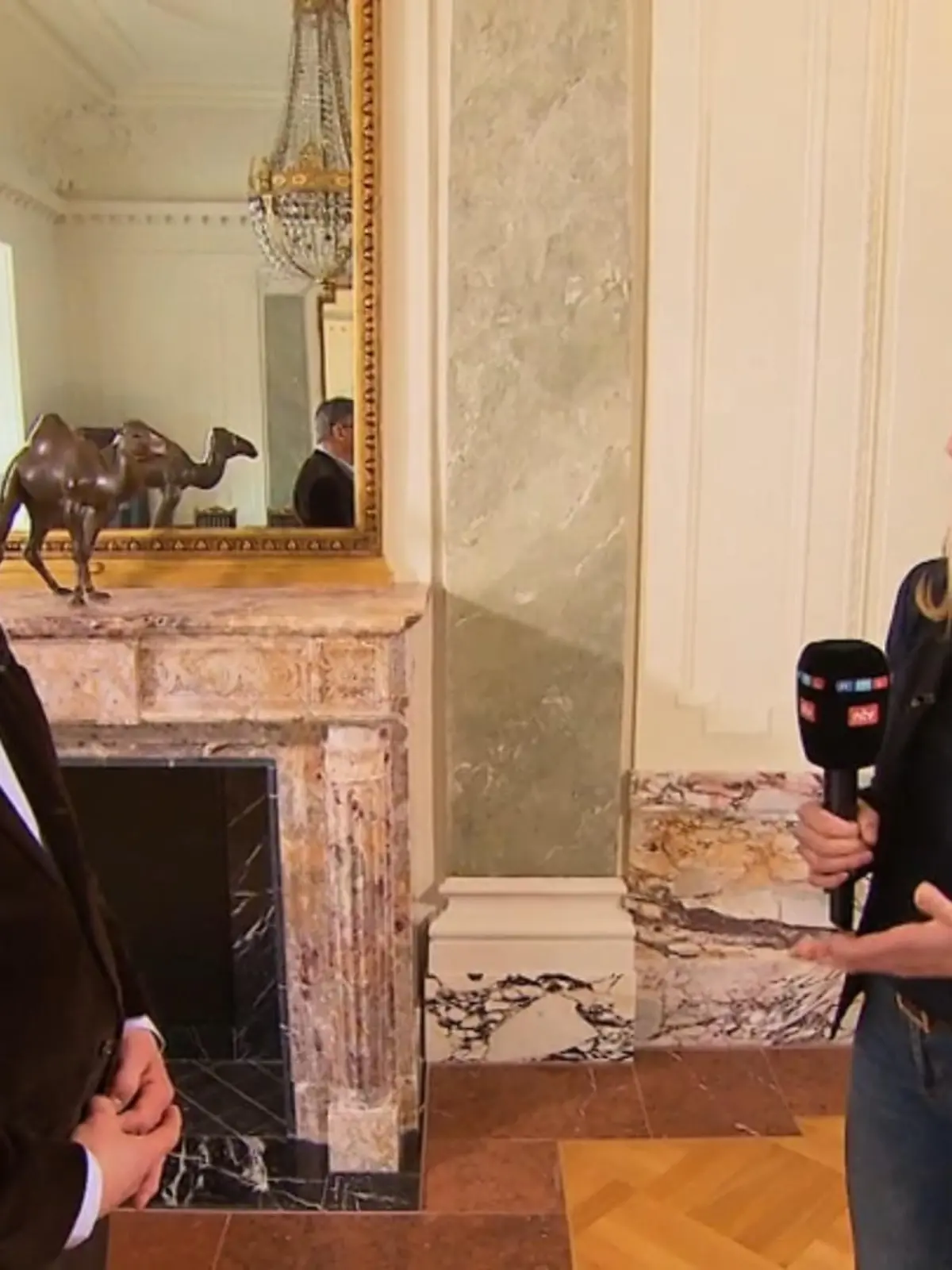 Hessens Ministerpräsident Boris Rhein (CDU) hat zum Jahrestag des russischen Angriffs auf die Ukraine die Bedeutung der Waffenlieferungen in die Ukraine unterstrichen. «Aus meiner Sicht eine ganz wichtige Maßnahme, denn jeder muss wissen: dieser Krieg wird eben nur dann beendet, wenn der Westen, wenn Europa, Stärke zeigt», sagte Rhein auch mit Blick auf die beabsichtigten Panzerlieferungen im Interview mit RTL Hessen. Zugleich forderte Rhein mehr finanzielle Unterstützung der Bundesregierung, damit sich die Kommunen um die Flüchtlinge aus der Ukraine kümmern könnten. «Darüber werden wir mit dem Bundeskanzler um Ostern herum verhandeln müssen», sagte Rhein. Insbesondere müsse die Bundesregierung die angekündigte Rückführungsoffensive umsetzen.
