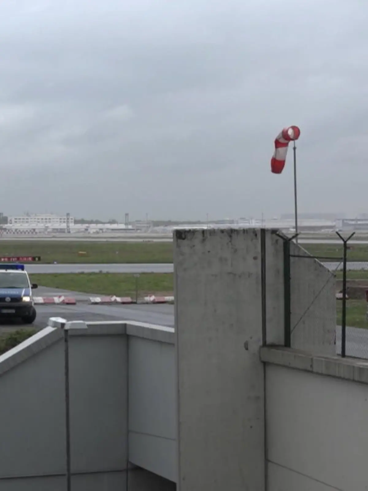 Bild zu: "Drohnenalarm am Frankfurter Flughafen"
