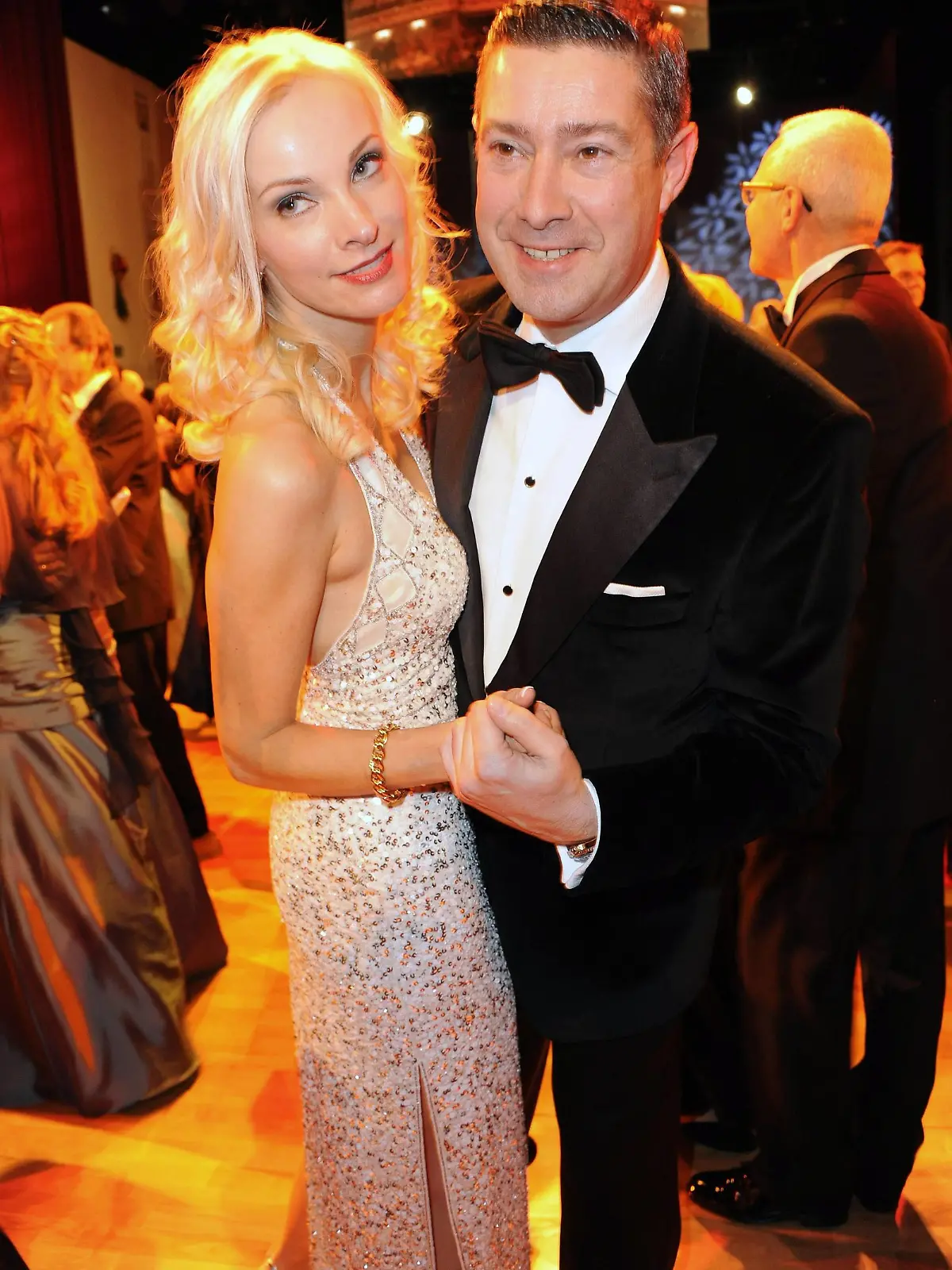 Bildnummer: 56936426  Datum: 20.01.2012  Copyright: imago/Future Image
7. Dresdener Semperopernball 2012 in der Semper Oper, Dresden -  Joachim Llambi mit Ehefrau Ilona Entertainment Semperoper Opernball xsp x1x 2012 hoch Tänzer Börsenmakler o0 Familie, privat, Frau

 56936426 Date 20 01 2012 Copyright Imago Future Image 7 Dresden Semper Opera Ball 2012 in the Semper Opera Dresden Joachim Llambi with Wife Ilona Entertainment Semper Opera Opera Ball xsp x1x 2012 vertical Dancers Stock broker o0 Family private Woman 