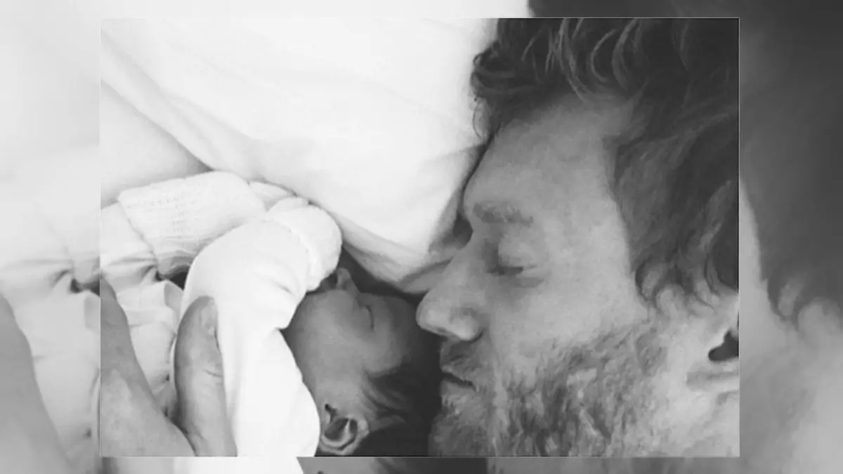 André Schürrle mit seiner kleinen Tochter