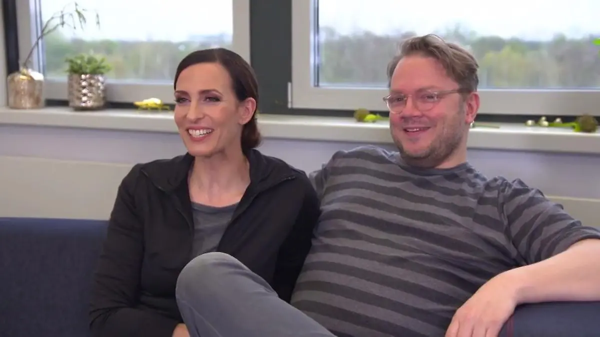 Ulrike Frank zeigt ihren Ehemann Marc Schubring Ein Herz und eine Seele
