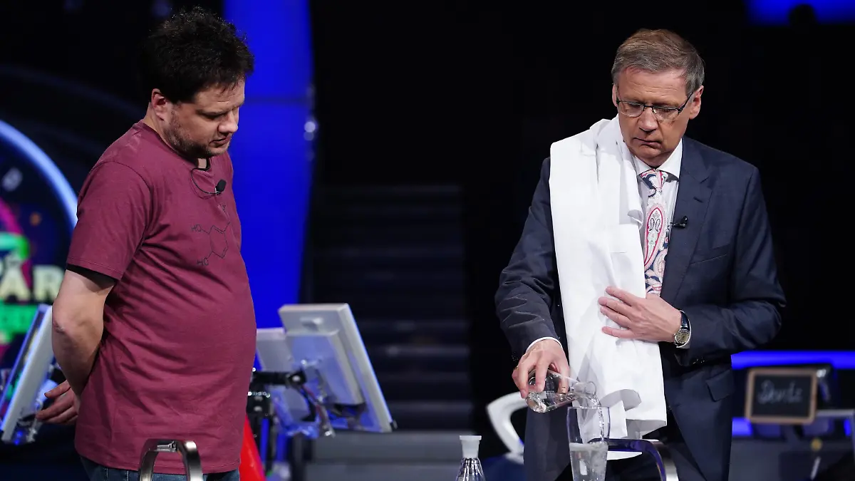 Achtung! Sperrfrist für alle Medien bis Mo., 29.04.2019, 22:15 Uhr!
Moderator Günther Jauch mit Alexander von Alten-Bockum aus Koblenz