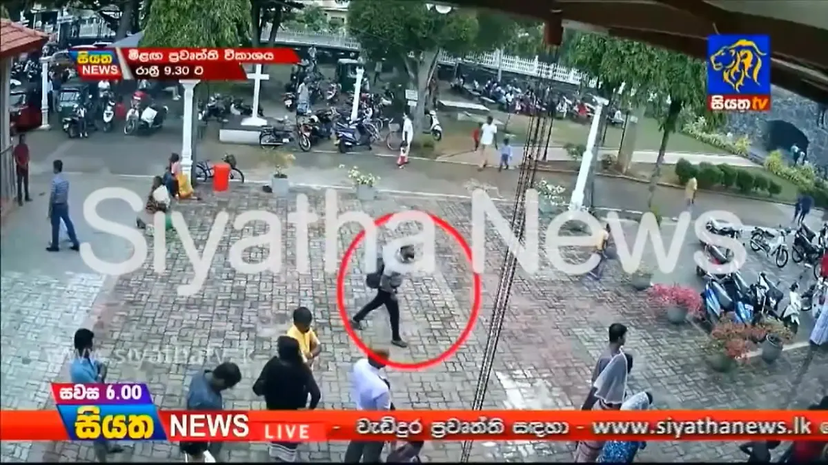 Hier betritt ein Attentäter die Kirche Video aus Überwachungskamera