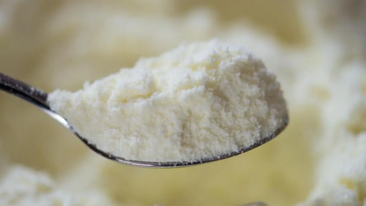 Löffel mit Milchpulver