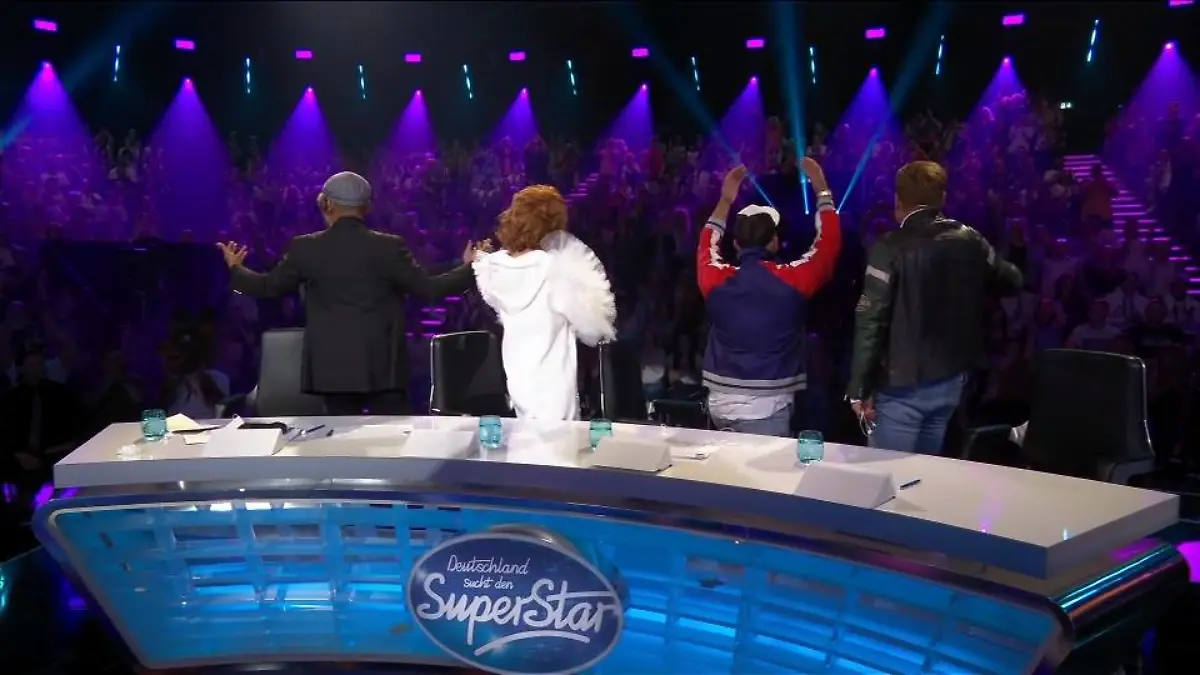 Dieter hat MEGA-News zu verkünden Die DSDS-Jury bleibt!
