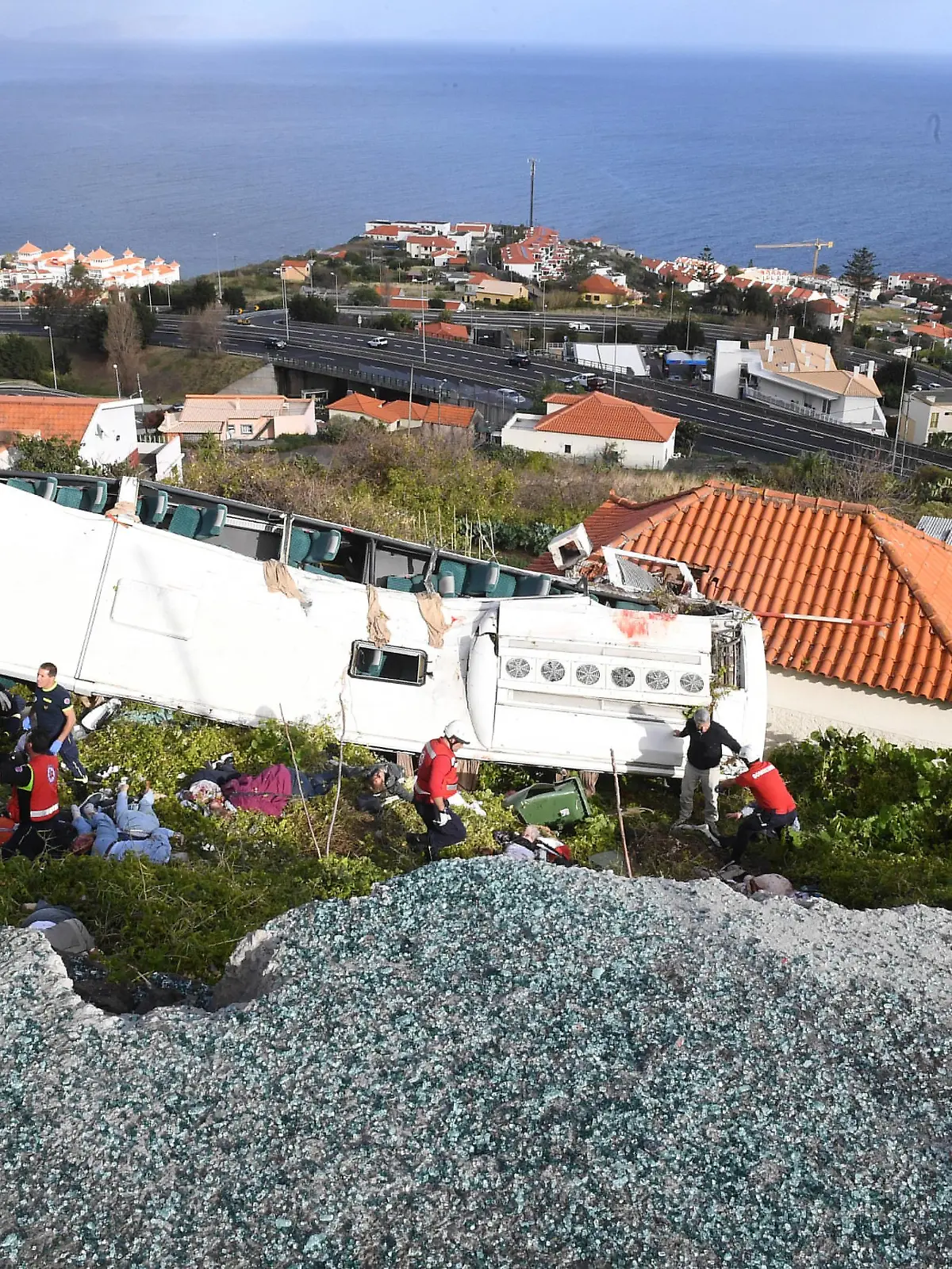 Bus accident in Madeira makes 28 dead Funchal, 04-17-2019 - Accident with bus in Madeira makes 28 dead confirmed. He got off to Canico after the Quinta Esplendida Hotel. (Rui Silva / Aspres / Global Images) PUBLICATIONxINxGERxSUIxAUTxONLY RuixSilva  