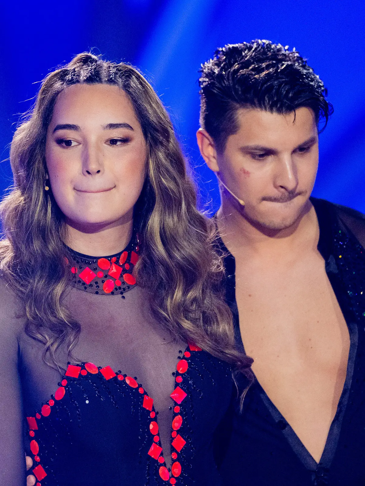 25.02.2023, Nordrhein-Westfalen, Köln: Alex Mariah Peter, Model, und Alexandru Ionel, Profitänzer, stehen in der RTL-Tanzshow "Let's Dance" im Coloneum zusammen. Das Paar ist ausgeschieden. Foto: Rolf Vennenbernd/dpa +++ dpa-Bildfunk +++