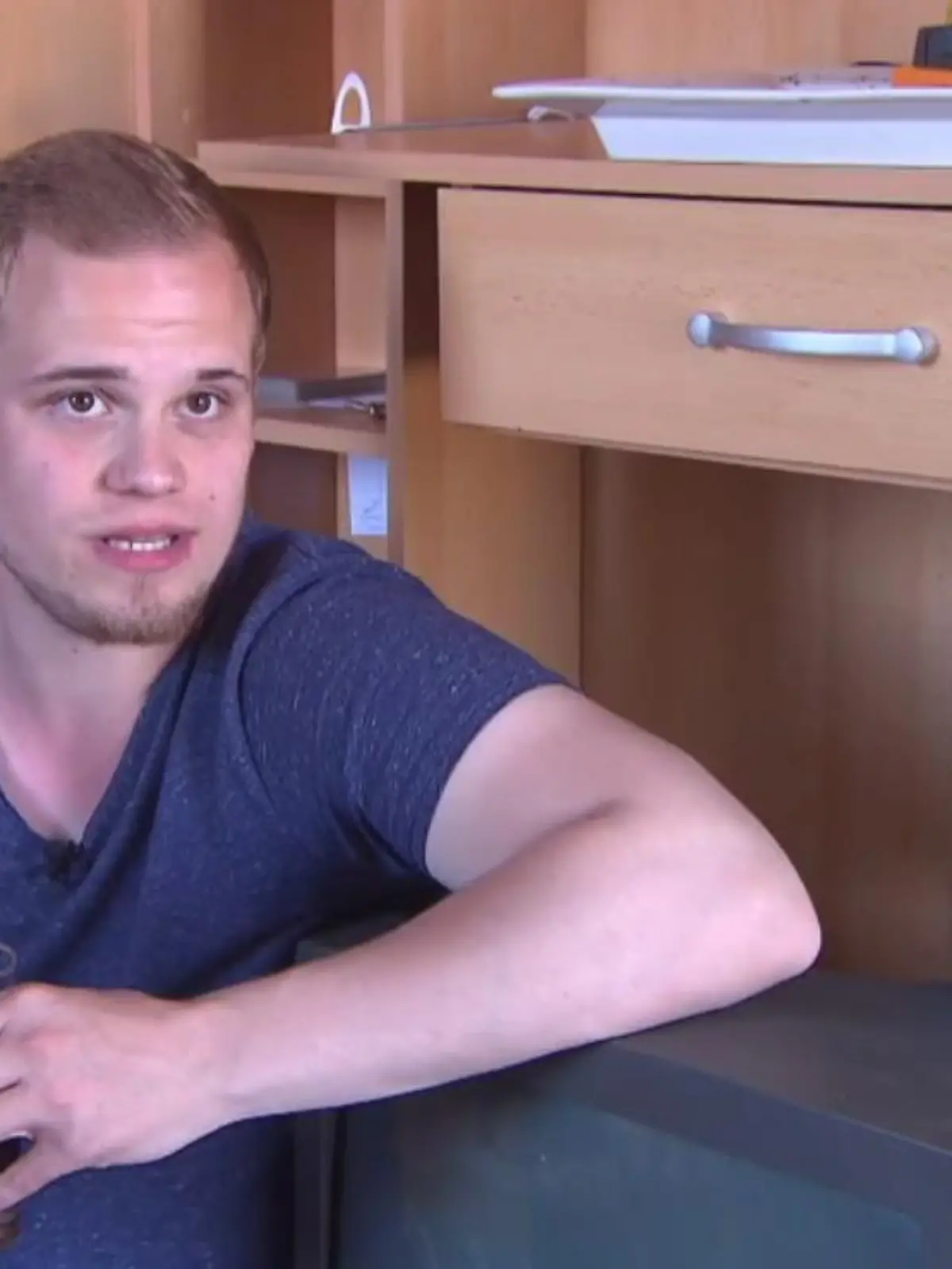 Hartz IV Empfänger Alex (23)