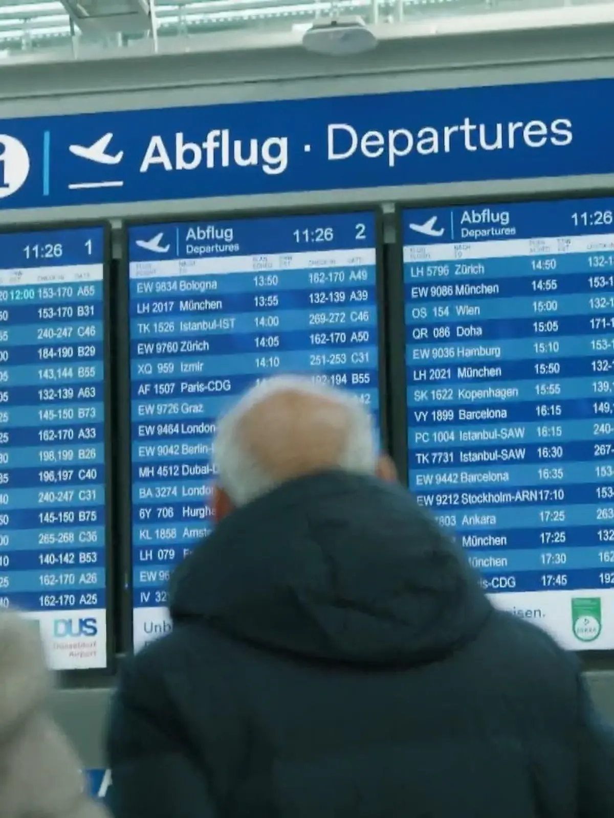 Viel zu lange Warteschlangen, Koffer-Chaos und unzählige genervte Urlauber – so könnte man das Reisejahr 2022 rückblickend zusammenfassen. Doch wie wird es in diesem Jahr laufen?