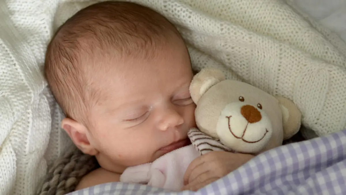 8 Tipps, damit dein Baby lernt, durchzuschlafen Hebammen-Tipps