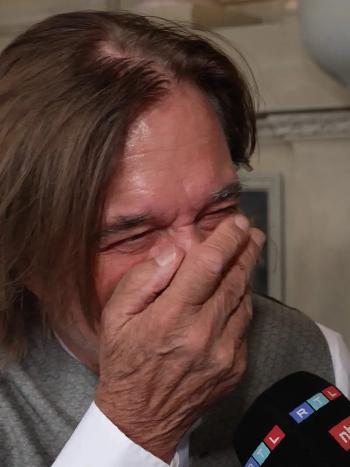 In einem Interview mit RTL wird Jürgen Drews auf einmal ganz emotional.