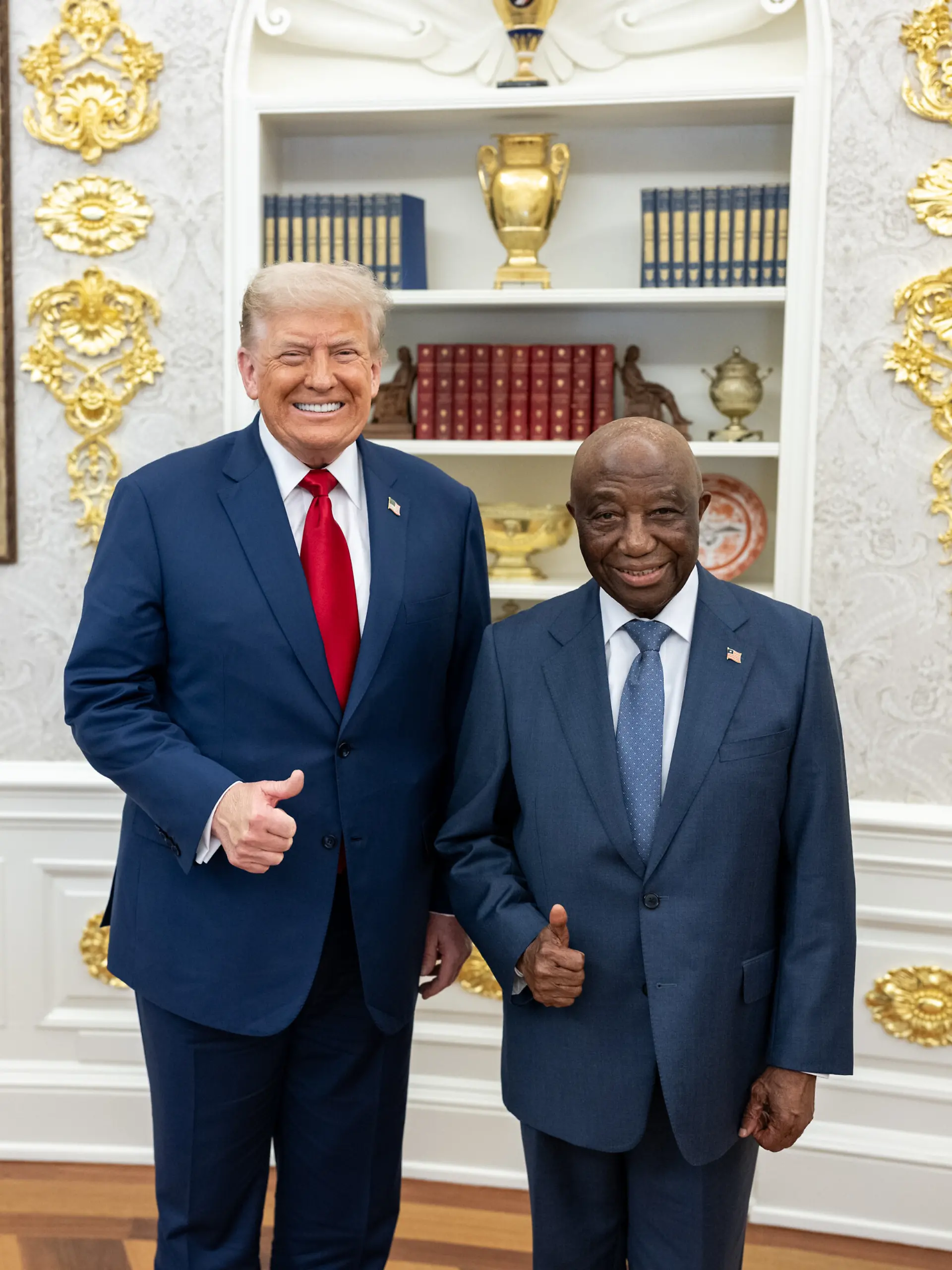 Bild zu: "Trump lobt Präsident für sein Englisch, dessen Landessprache Englisch ist"