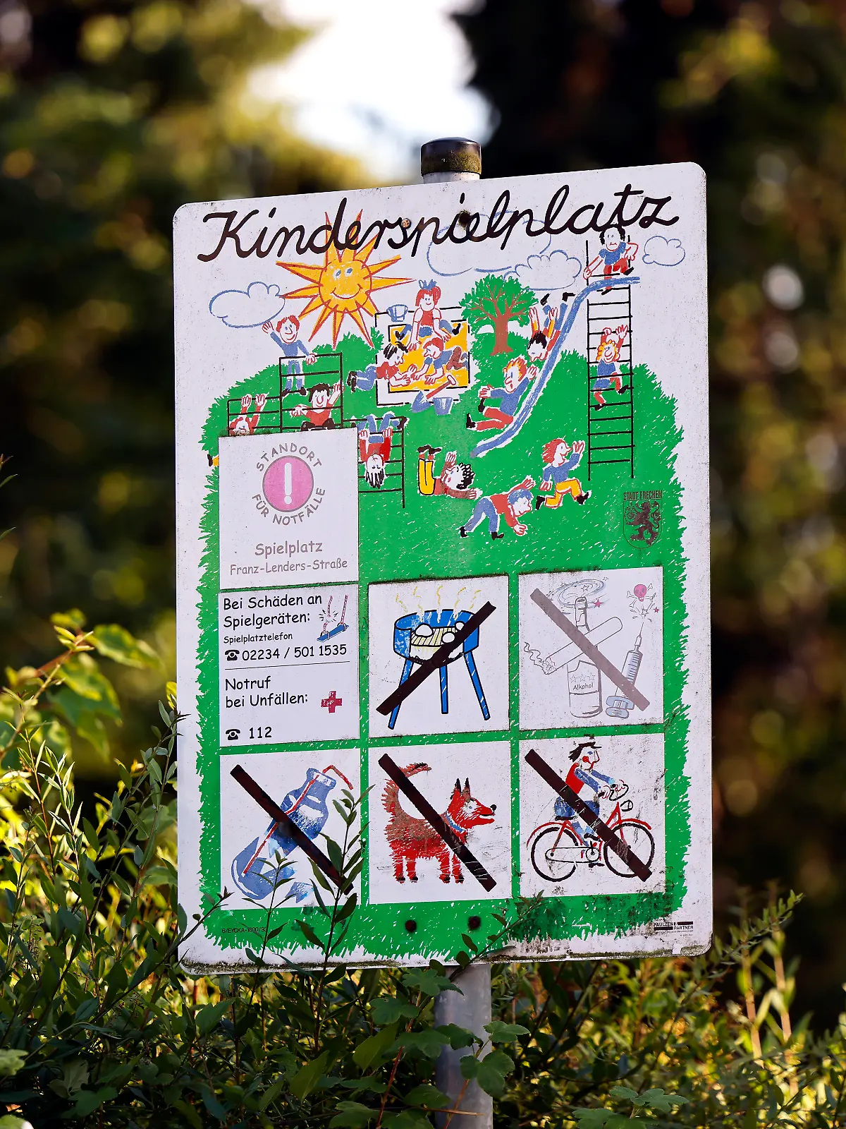 Bild zu: "Mann versucht Mädchen von Hamburger Spielplatz wegzulocken "