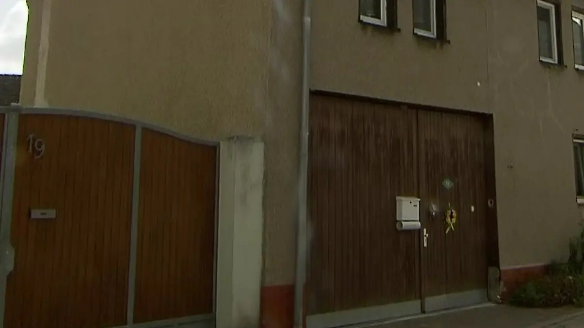 Die Verdächtigen sollen in diesem Haus leben.