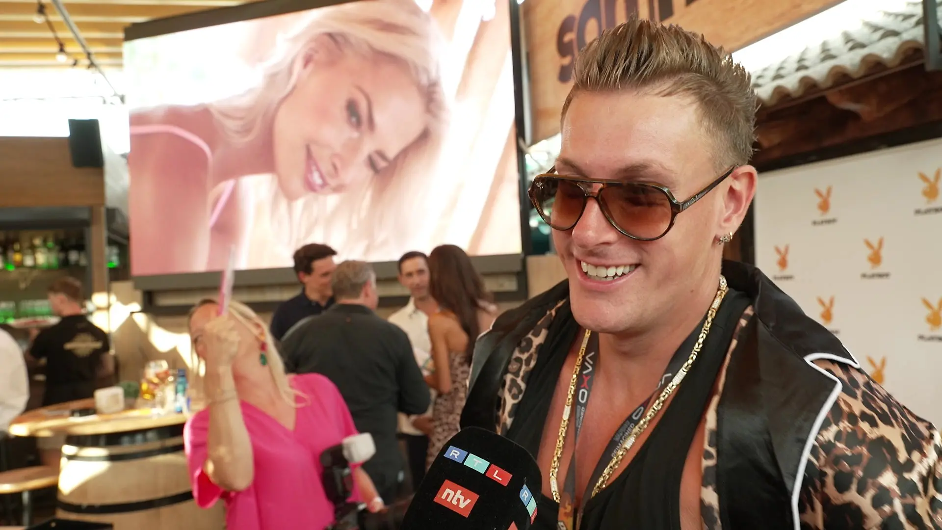 Calvin Kleinen macht im RTL-Interview ein pikantes Sex-Geständnis.