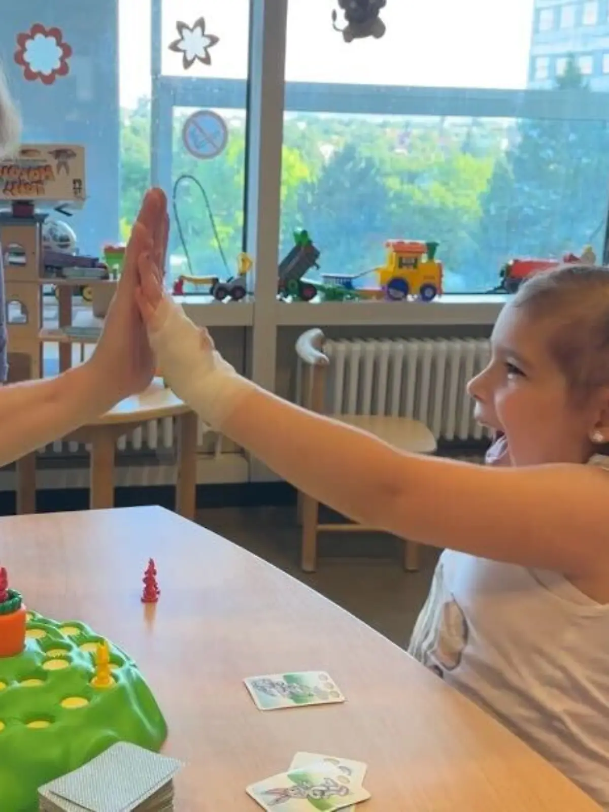Bild zu: "Diese Studenten geben kranken Kindern das Lachen zurück"