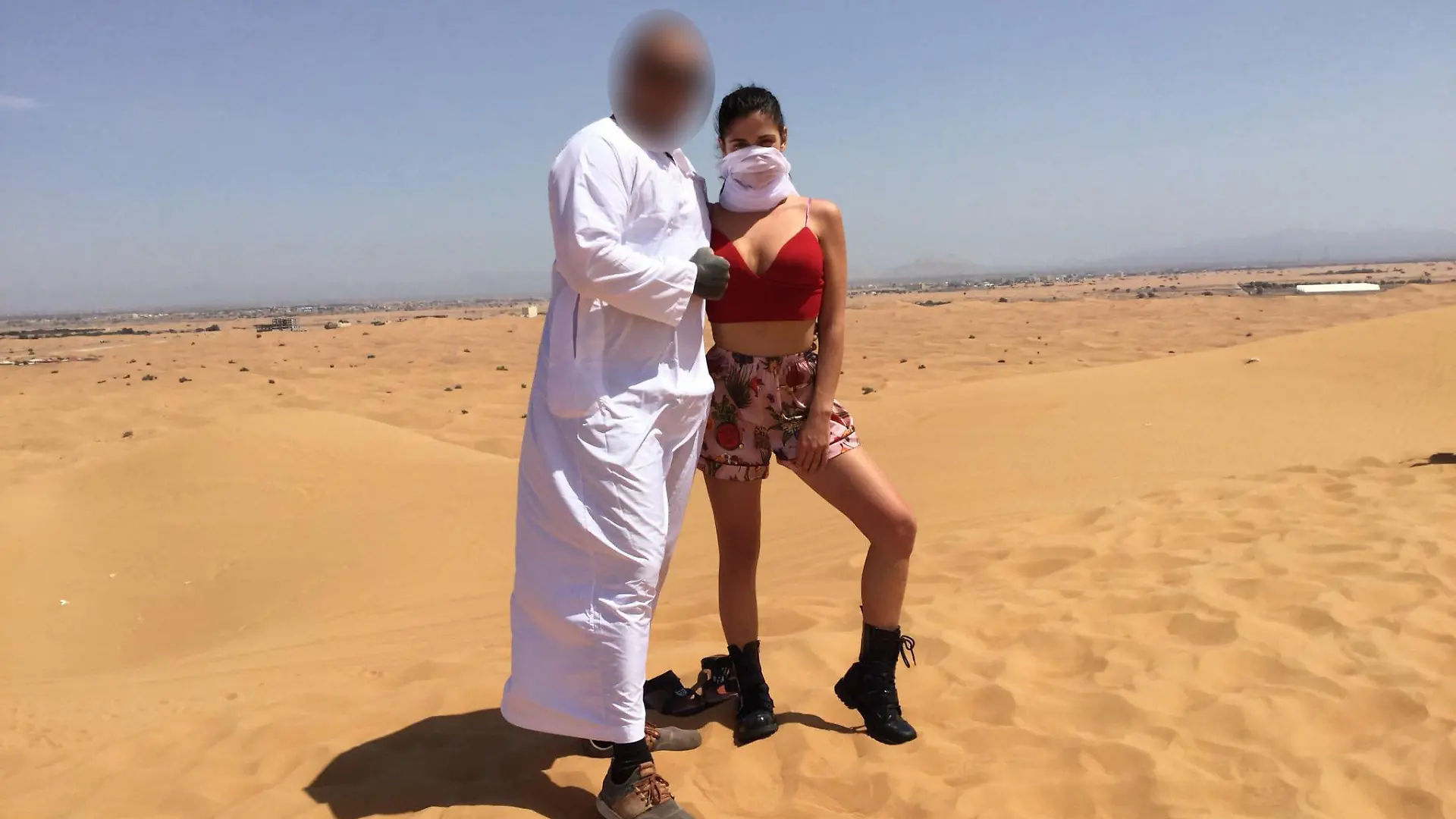 Anna postete viele Bilder von sich und ihrem Freund auf Reisen.