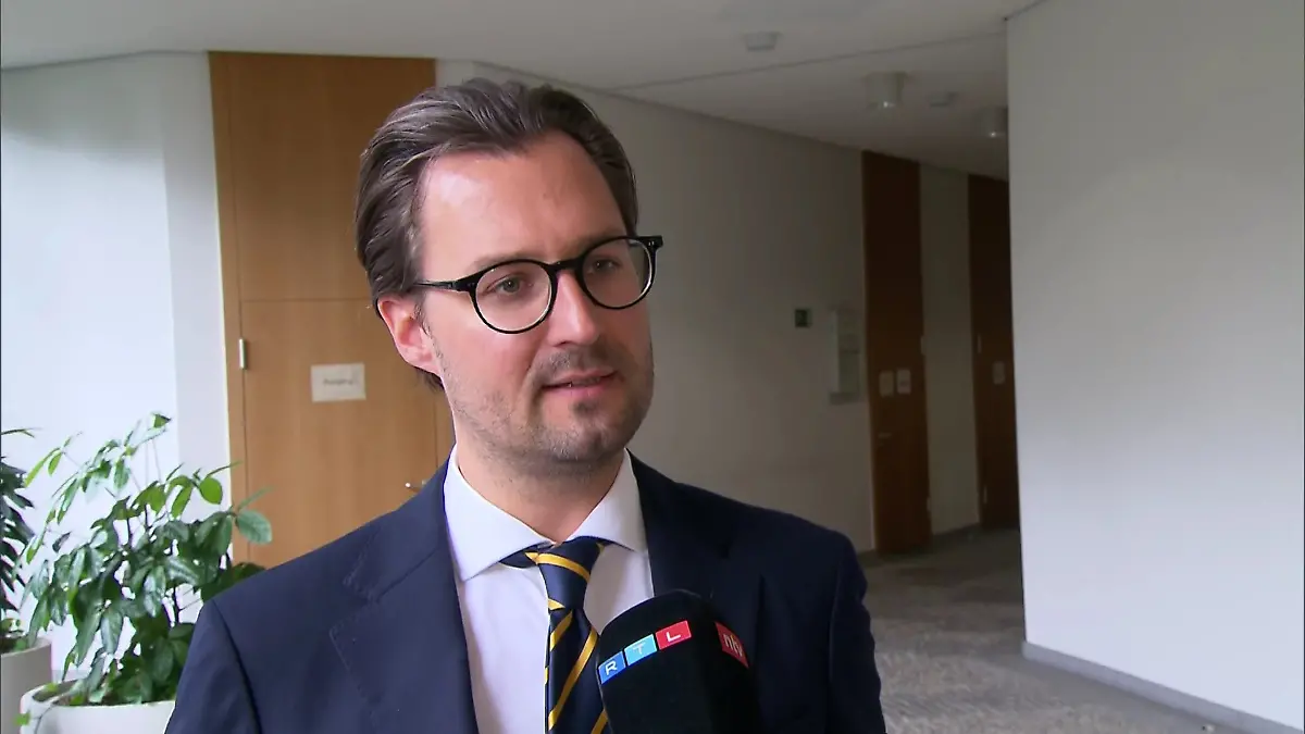 Pressesprecher Lars Herzog im RTL-Interview.