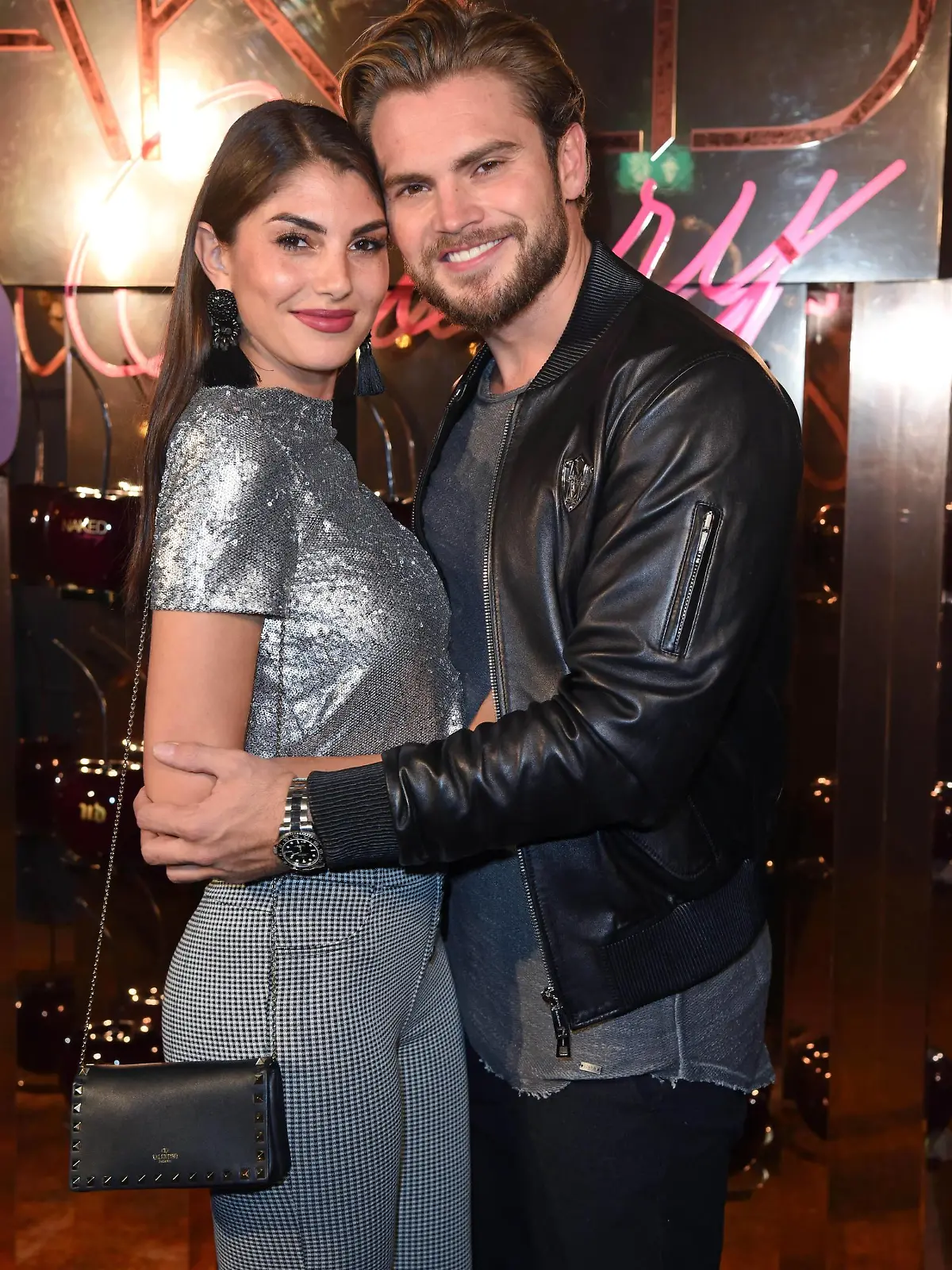 Johannes Haller mit Freundin Yeliz Koc beim Urban Decay - Naked Cherry Launch Event im Hotel Provocateur in Berlin am 15.10.2018 *** Johannes Haller with girlfriend Yeliz Koc at the Urban Decay Naked Cherry Launch Event at Hotel Provocateur in Berlin on 15 10 2018  