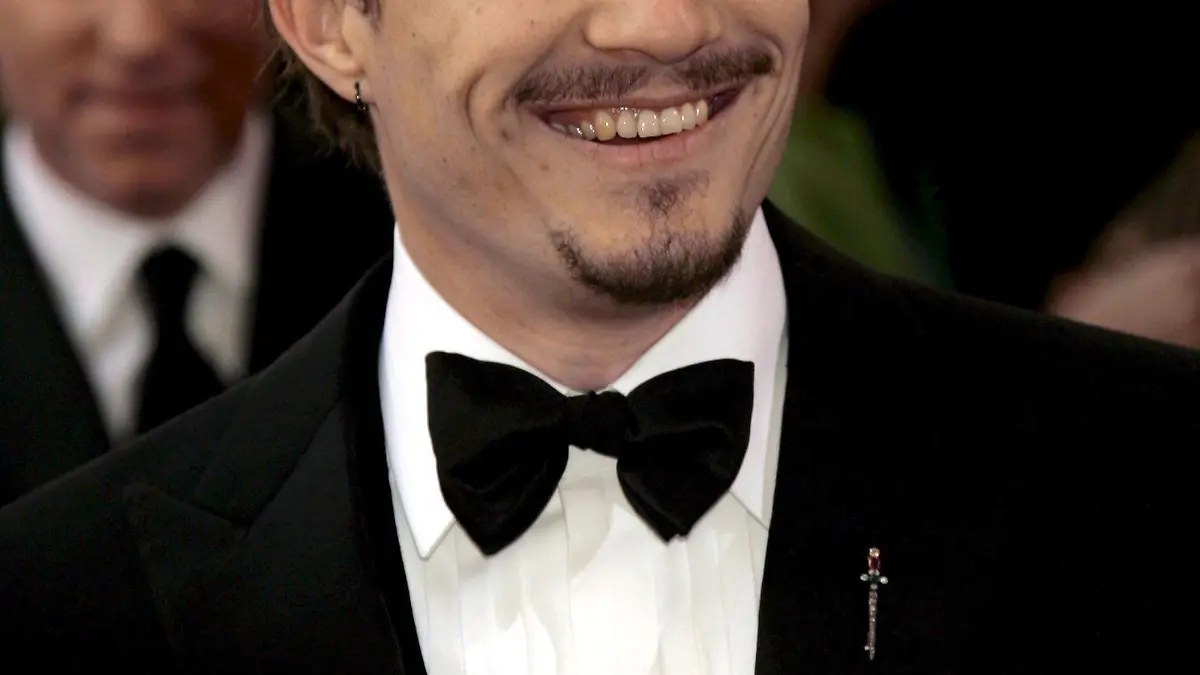 (FILE) A file photo dated 05 March 2006 shows Australian actor Heath Ledger on the red carpet during the 78th annual Academy Awards in Hollywood, California, USA. Ledger (1979-2008) won the Oscar for best supporting actor at the 81st Annual Academy Awards in Los Angeles, USA on 22 February 2009. EPA/DANNY MOLOSHOK +++(c) dpa - Bildfunk+++