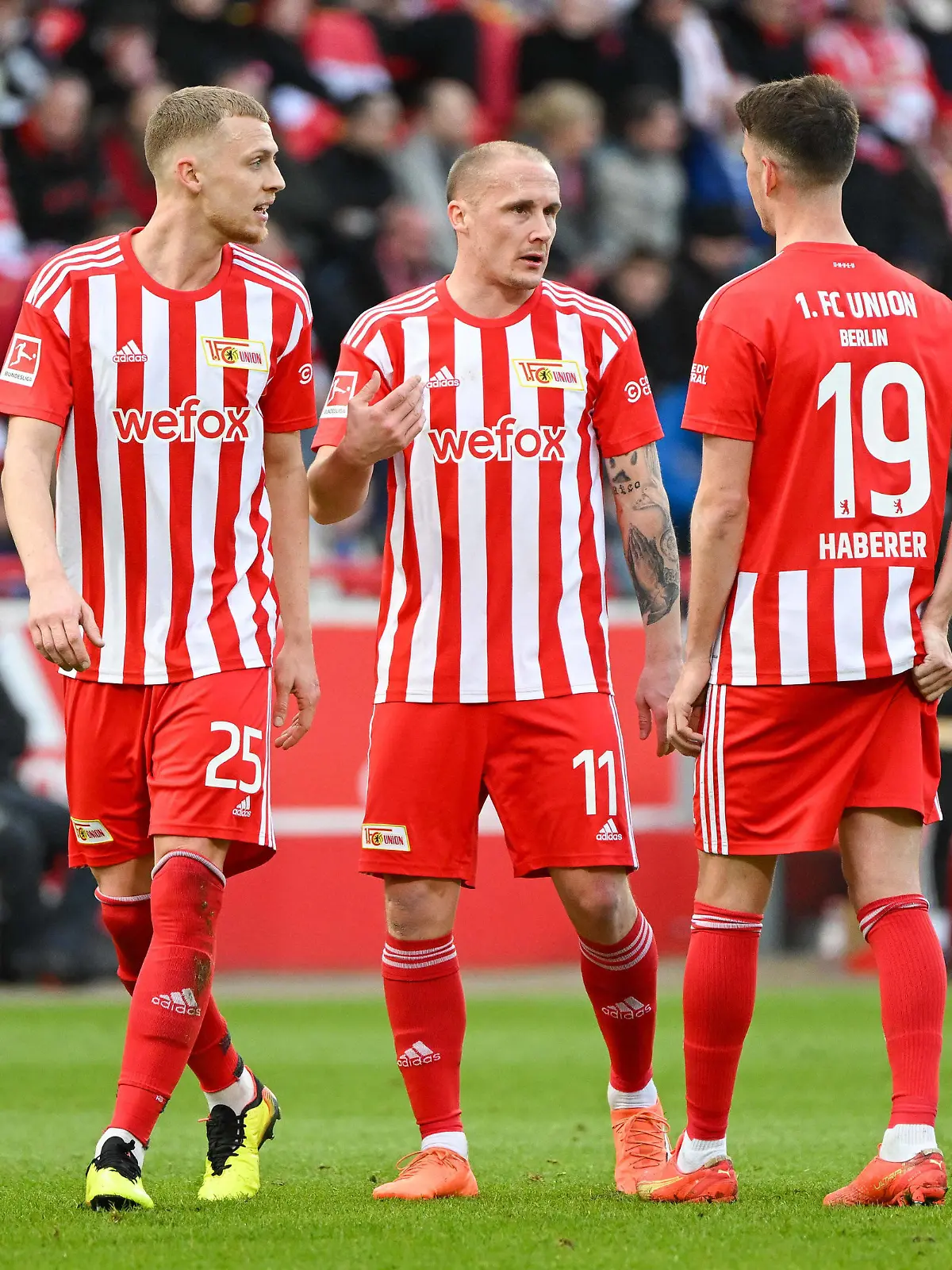 Fussball, Herren, Saison 2022/2023, 1. Bundesliga 21. Spieltag, 1. FC Union Berlin - FC Schalke 04, v.l. Timo Baumgartl 1. FC Union Berlin, Sven Michel 1. FC Union Berlin und Janik Haberer 1. FC Union Berlin , 19.02.2023, *** Football, men, season 2022 2023, 1 Bundesliga 21 matchday , 1 FC Union Berlin FC Schalke 04, f l Timo Baumgartl 1 FC Union Berlin , Sven Michel 1 FC Union Berlin and Janik Haberer 1 FC Union Berlin , 19 02 2023, Copyright: xMatthiasxKochx