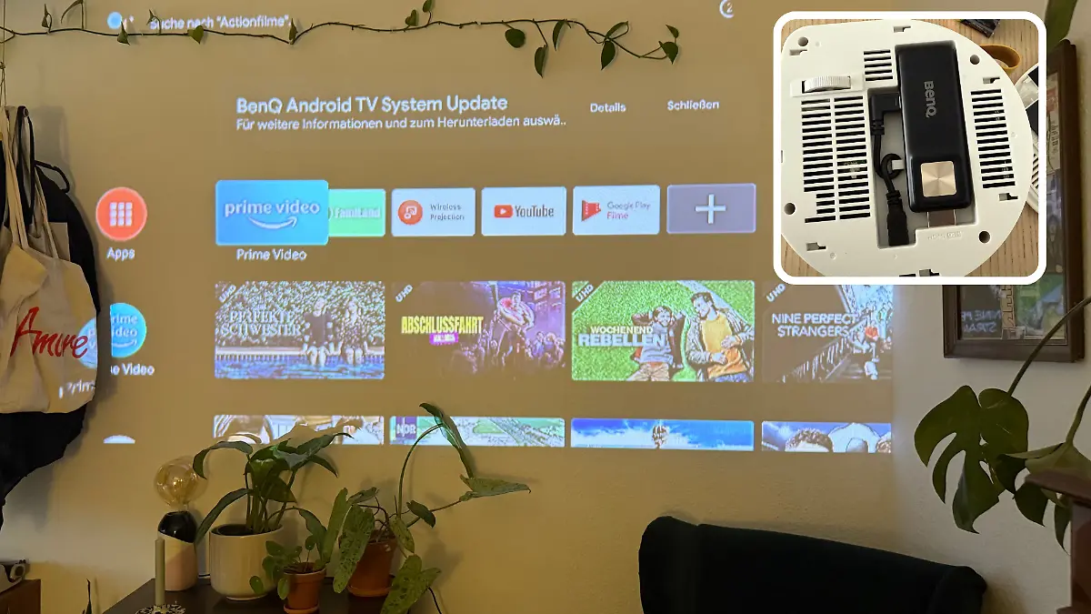 Der Beamer liefert ein gutes Bild. Mit dem integrierten Smart TV-Stick kann ich viele Apps direkt über das Gerät öffnen.