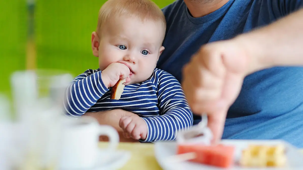 Ab wann gebe ich meinem Baby Beikost? Babynahrung