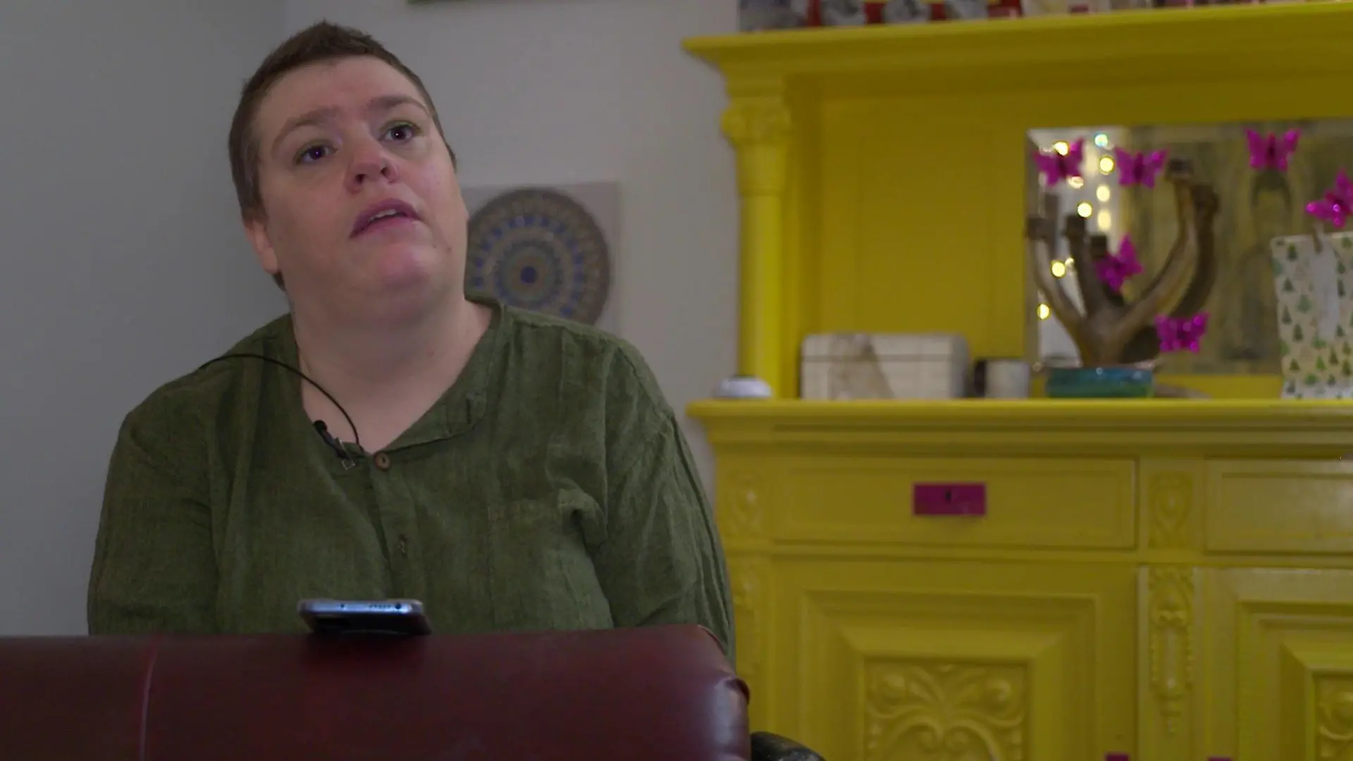 Hannah leidet unter einer spastischen Lähmung. Sie nimmt Thomas Aeffners Dienste gerne in Anspruch.