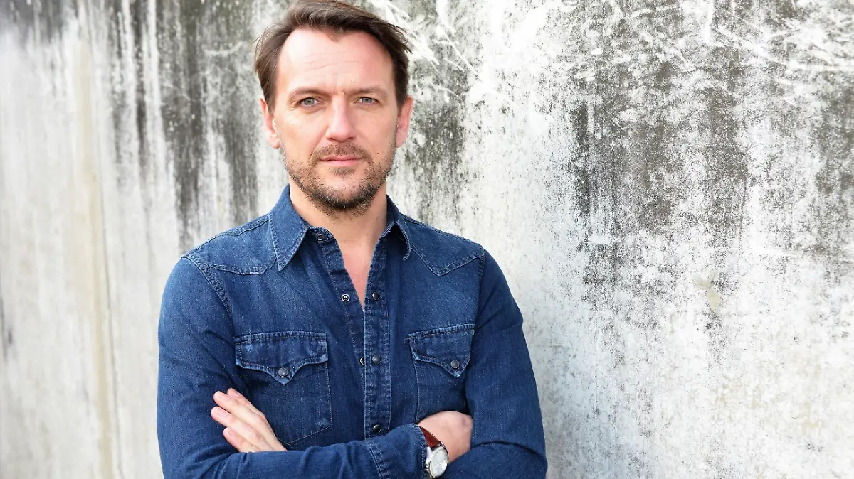 Nils Schulz spielt Robert Klee.