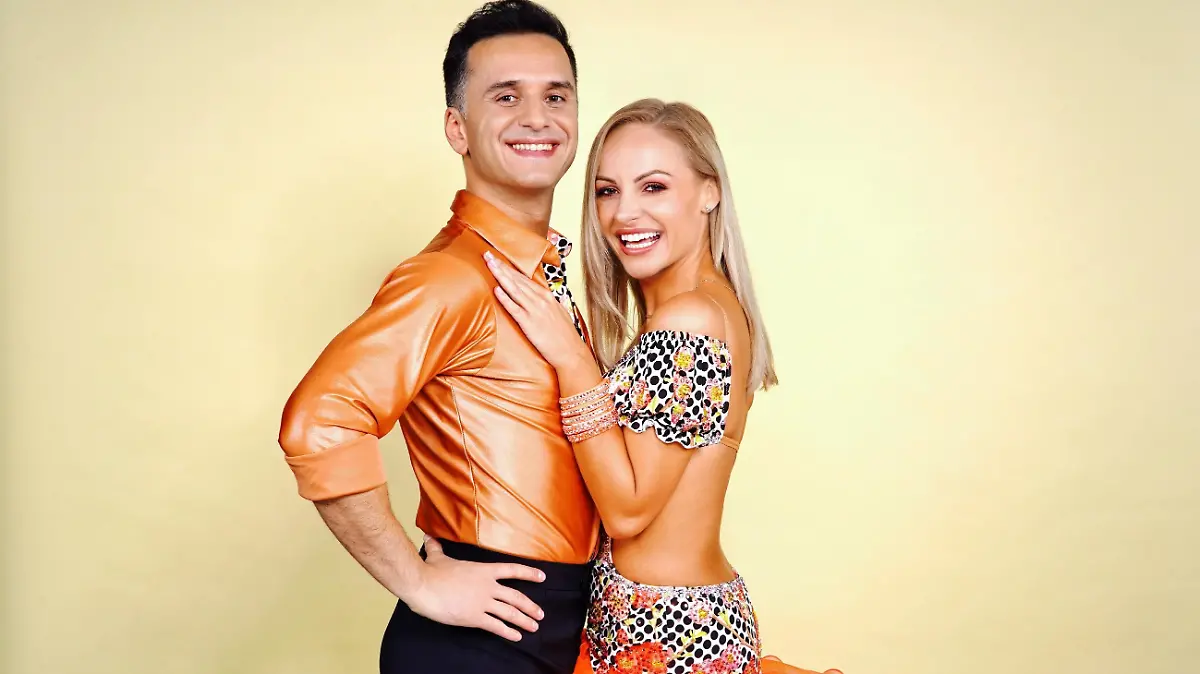 Özcan Cosar und Marta Arndt
Verwendung der Bilder für Online-Medien ausschließlich mit folgender Verlinkung: "Alle Infos zu "Let´s Dance" im Special bei RTL.de: https://www.rtl.de/cms/sendungen/lets-dance.html