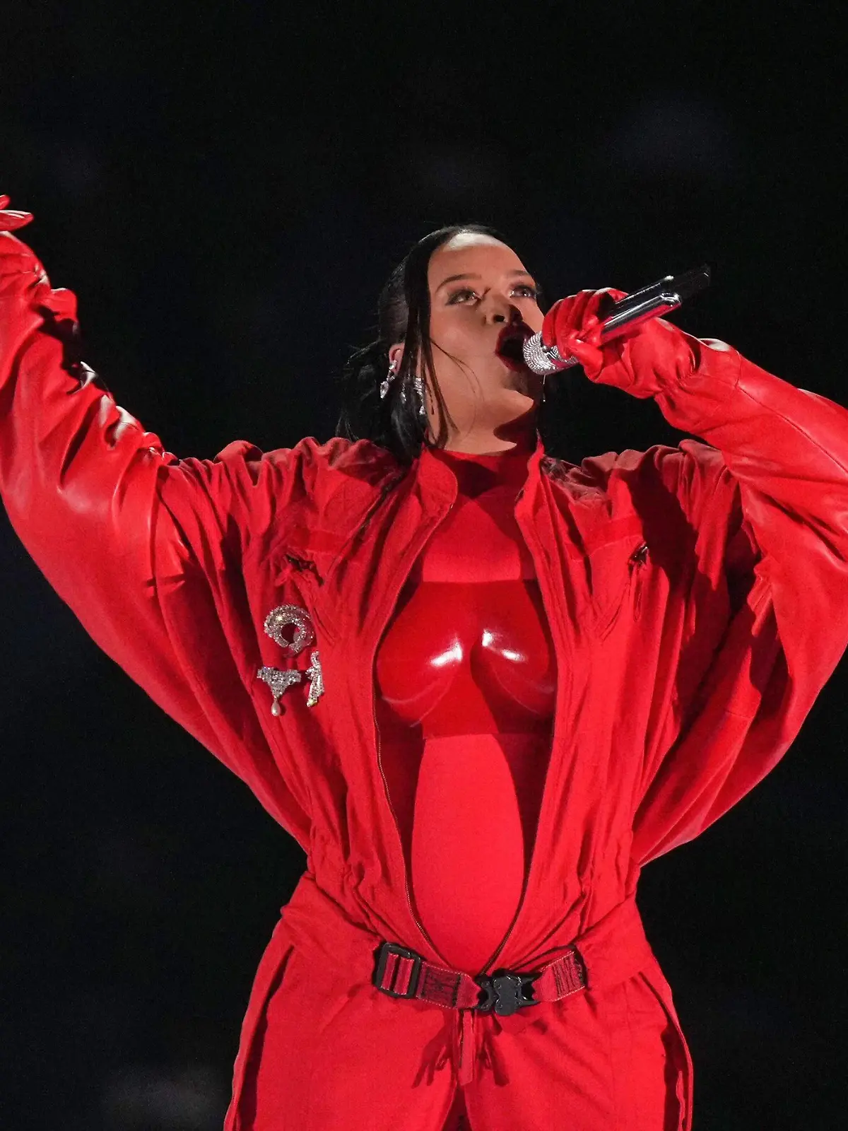 Mandatory Credit: Photo by Sean Ryan/IPS/Shutterstock 13765543f Rihanna performs during Super Bowl LVII halftime show between Philadelphia Eagles and Kansas City Chiefs Rihanna, Super Bowl LVII halftime show, Philadelphia Eagles v Kansas City Chiefs, Super Bowl LVII, State Farm Stadium, Phoenix, USA - 12 Feb 2023 Rihanna, Super Bowl LVII halftime show, Philadelphia Eagles v Kansas City Chiefs, Super Bowl LVII, State Farm Stadium, Phoenix, USA - 12 Feb 2023 PUBLICATIONxINxGERxSUIxAUTxHUNxGRExMLTxCYPxROUxBULxUAExKSAxONLY Copyright: xSeanxRyan/IPS/Shutterstockx 13765543f