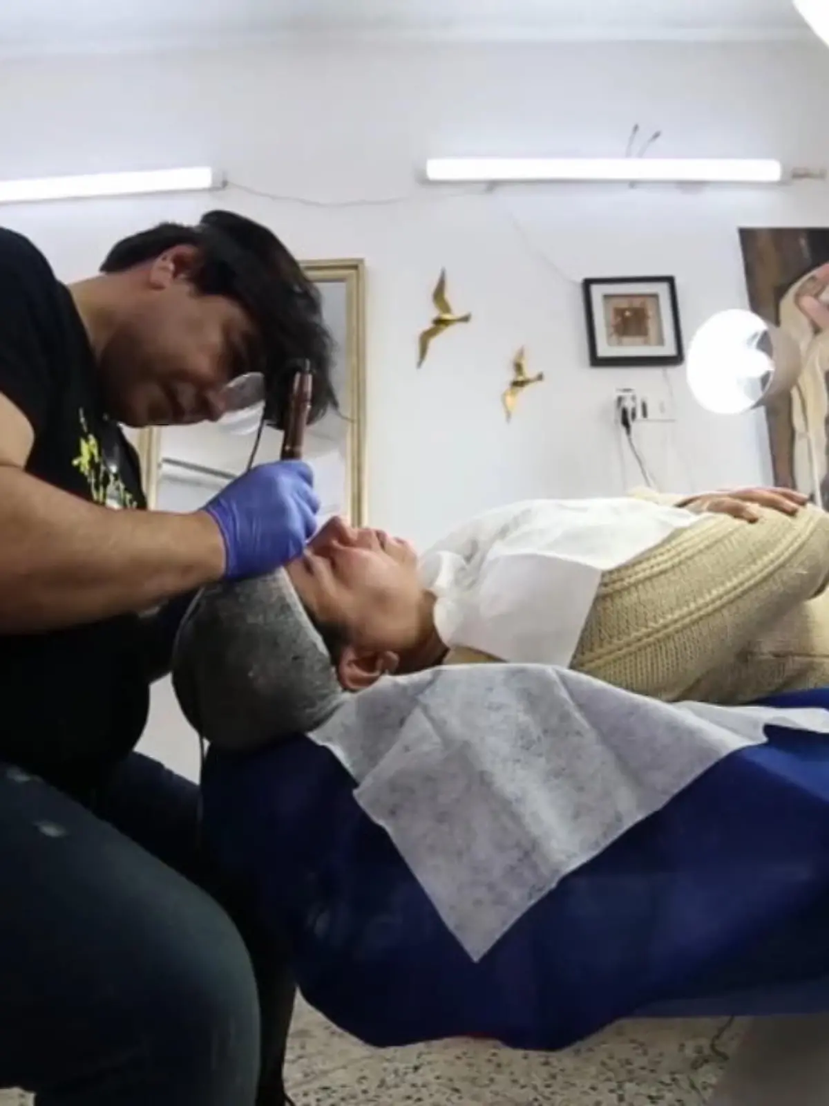 Bild zu: "Erster Beautysalon in Mossul"