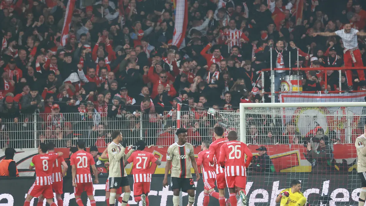 DEU, DFL, 1. FBL, 1.FC Union vs. Alax Amsterdamm, / 23.02.2023, Stadion Alte Foersterei, Berlin, DEU, DFL, 1. FBL, 1.FC Union vs. Alax Amsterdamm, im Bild: 1:0durch 11m von Robin Knoche 1.FC Union Berlin 31, Unioner-Spielerkreis, 1.FC Union-Fans, Maarten Stekelenburg Ajax Amsterdam 1 DFL - regulations prohibit any use of Photographs as image sequences and/or quasi-video Foto: Juergen Engler / nordphoto GmbH *** DEU, DFL, 1 FBL, 1 FC Union vs Alax Amsterdamm, 23 02 2023, Stadion Alte Foersterei, Berlin, DEU, DFL, 1 FBL, 1 FC Union vs Alax Amsterdamm, in picture 1 0through 11m of Robin Knoche 1 FC Union Berlin 31 , Unioner Spielererkreis, 1 FC Union Fans, Maarten Stekelenburg Ajax Amsterdam 1 DFL regulations prohibit any use of Photographs as image sequences and or quasi video Foto Juergen Engler nordphoto GmbH JuergenxEngler nph00076