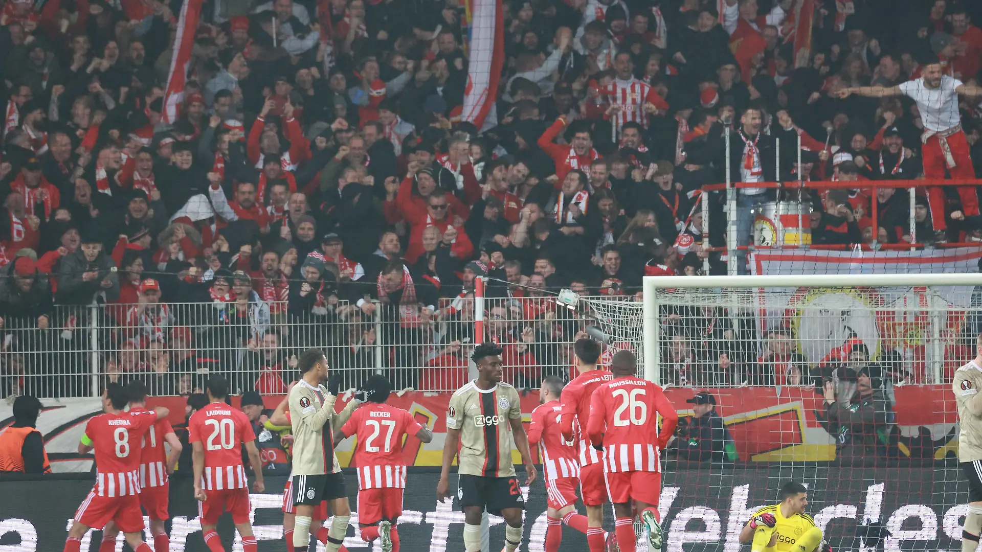 DEU, DFL, 1. FBL, 1.FC Union vs. Alax Amsterdamm, / 23.02.2023, Stadion Alte Foersterei, Berlin, DEU, DFL, 1. FBL, 1.FC Union vs. Alax Amsterdamm, im Bild: 1:0durch 11m von Robin Knoche 1.FC Union Berlin 31, Unioner-Spielerkreis, 1.FC Union-Fans, Maarten Stekelenburg Ajax Amsterdam 1 DFL - regulations prohibit any use of Photographs as image sequences and/or quasi-video Foto: Juergen Engler / nordphoto GmbH *** DEU, DFL, 1 FBL, 1 FC Union vs Alax Amsterdamm, 23 02 2023, Stadion Alte Foersterei, Berlin, DEU, DFL, 1 FBL, 1 FC Union vs Alax Amsterdamm, in picture 1 0through 11m of Robin Knoche 1 FC Union Berlin 31 , Unioner Spielererkreis, 1 FC Union Fans, Maarten Stekelenburg Ajax Amsterdam 1 DFL regulations prohibit any use of Photographs as image sequences and or quasi video Foto Juergen Engler nordphoto GmbH JuergenxEngler nph00076
