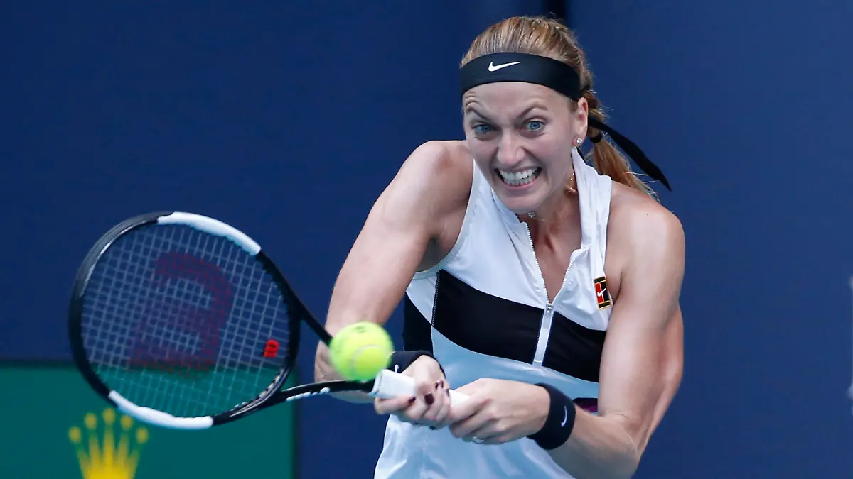 25.03.2019, USA, Miami Gardens: Tennis: WTA-Tour Einzel, Damen, Achtelfinale: Kvitova (Tschechien) - Garcia (Frankreich). Petra Kvitova in Aktion. (zu dpa: «Acht Jahre Haft nach Messerangriff auf Tennisspielerin Kvitova ») Foto: Joel Auerbach/AP/dpa +++ dpa-Bildfunk +++