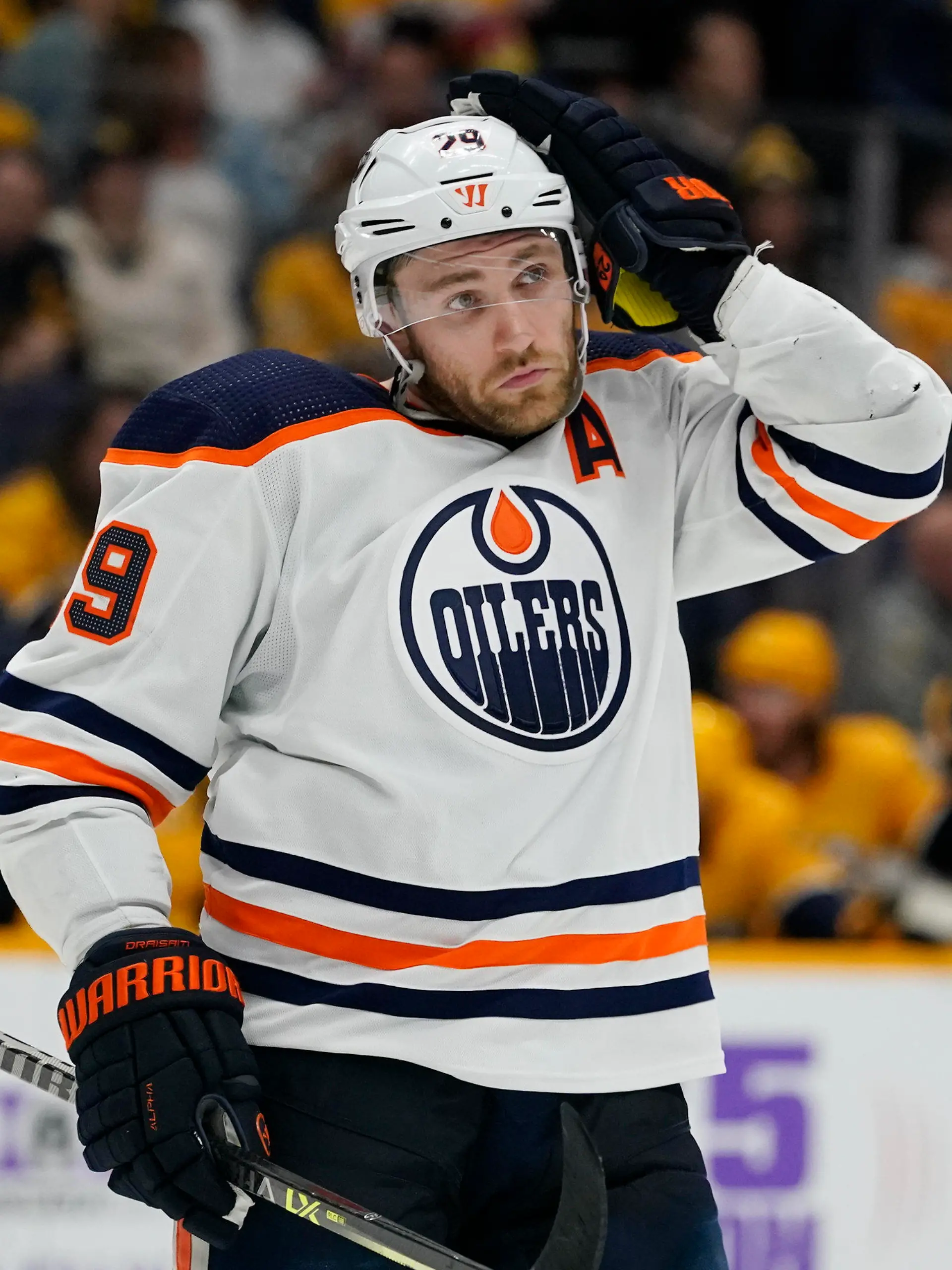 ARCHIV - 15.04.2022, USA, Nashville: Eishockey: NHL, Leon Draisaitl unterliegt mit Edmonton Oilers bei den Montreal Canadiens (zu dpa: «Deutliche Auswärtsniederlage für Draisaitls Oilers in NHL») Foto: Mark Humphrey/AP/dpa +++ dpa-Bildfunk +++