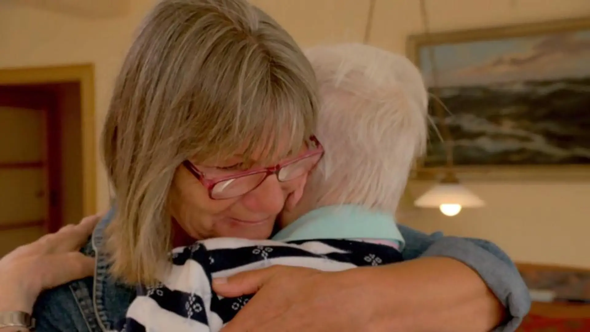 Mutter und Tochter sehen sich nach 65 Jahren Unfassbares Wiedersehen