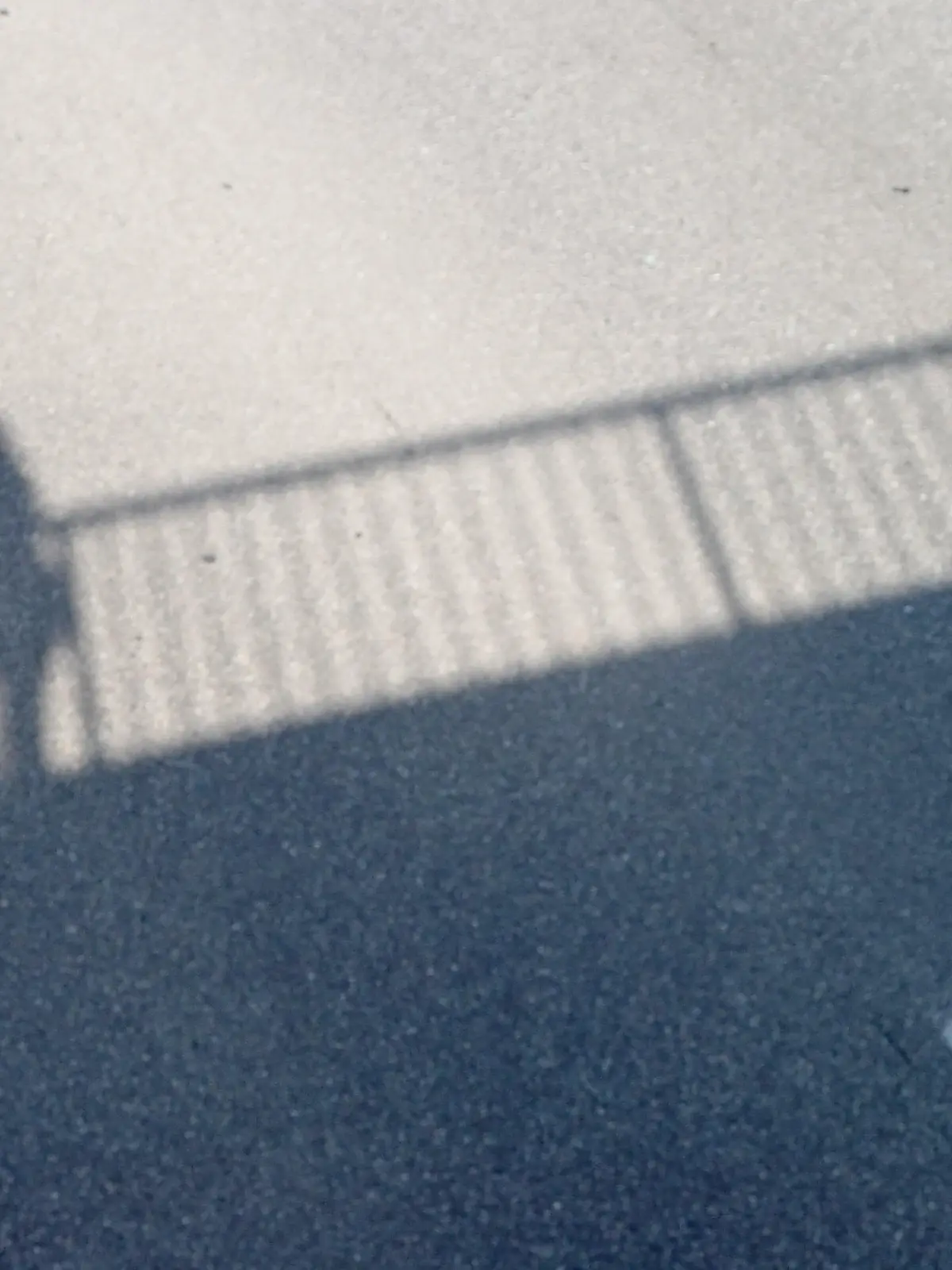 silhouette schatten straße Bildverwendung nur mit Urhebervermerk: Irene Wasem/Shotshop/picture alliance. Keine Exlusivverkäufe möglich.