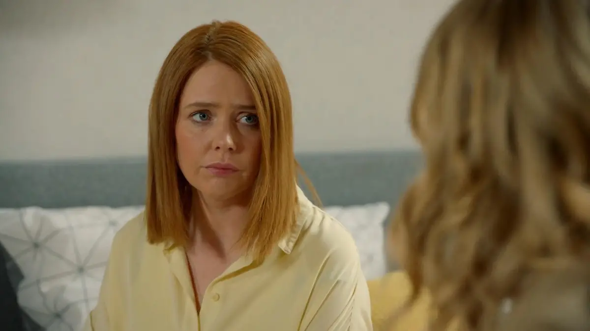 Toni glaubt, dass zwischen Erik und Matilda was laufen könnte GZSZ-Folge 8315 vom 18. Juli 2025 im TV
