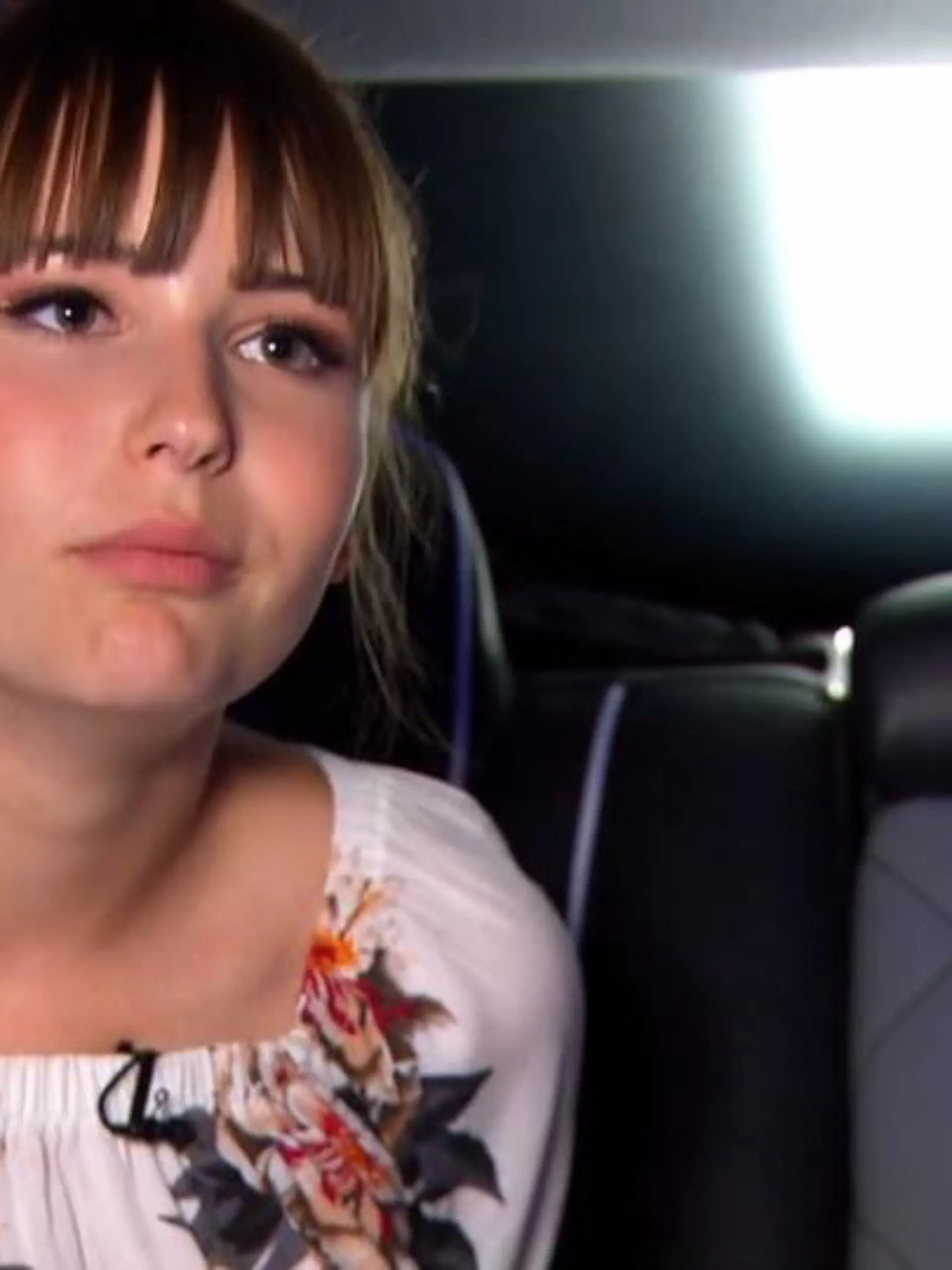 Bild zu: "Isabell hin- und hergerissen bei Flo"