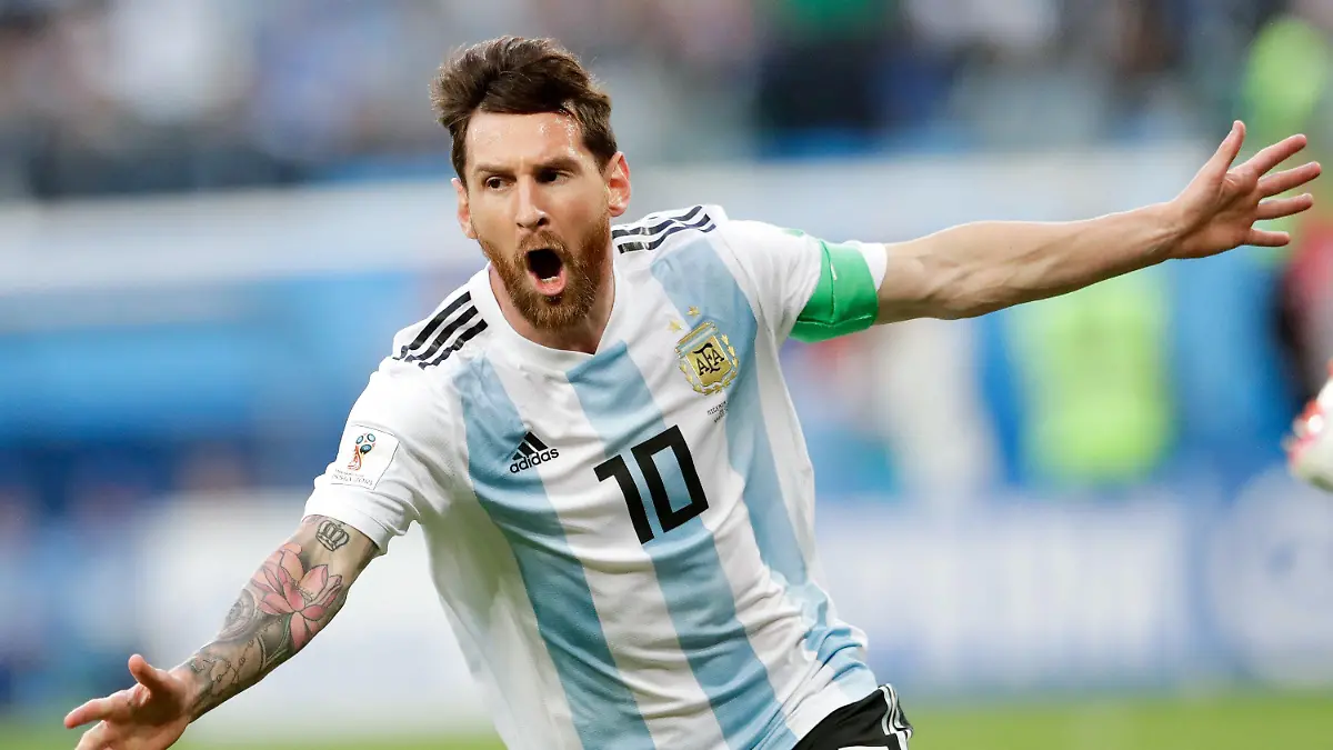 ARCHIV - 26.06.2018, Russland, St. Petersburg: Fußball: WM, Vorrunde, Gruppe D, 3. Spieltag: Nigeria - Argentinien im St. Petersburg-Stadion. Lionel Messi aus Argentinien jubelt über sein Tor zum 0:1. (zu dpa: «Argentiniens Stürmerstar Messi kehrt in die Nationalmannschaft zurück») Foto: Petr David Josek/AP/dpa +++ dpa-Bildfunk +++