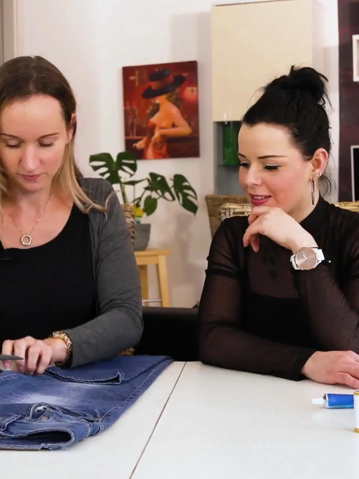 Bild zu: "Alte Jeans upcyclen: So geht's!"