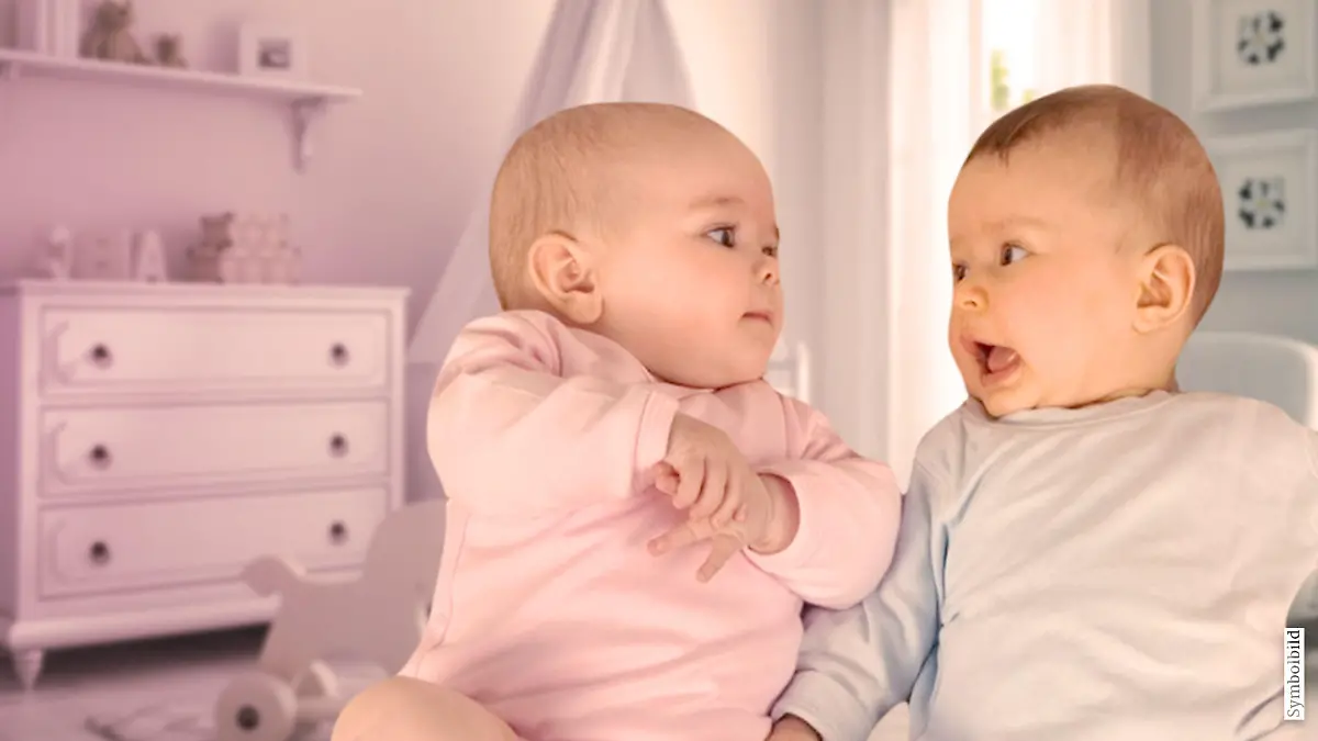 Mediziner sagen, die australischen Zwillinge sind "halb-identisch"