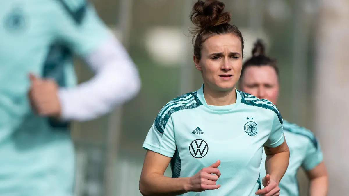 Lina Magull Deutschland, 20, ESP, DFB Fussball Frauen Nationalmannschaft, Trainingslager Marbella Football Center, Spielzeit 2022/2023, 19.02.2023 ESP, DFB Fussball Frauen Nationalmannschaft, Trainingslager Marbella Football Center, Spielzeit 2022/2023, 19.02.2023 Marbella *** Lina Magull Germany, 20 , ESP, DFB Womens National Football Team, Marbella Football Center Training Camp, Season 2022 2023, 19 02 2023 ESP, DFB Womens National Football Team, Marbella Football Center Training Camp, Season 2022 2023, 19 02 2023 Marbella Copyright: xEibner/Memmlerx EP_MMR
